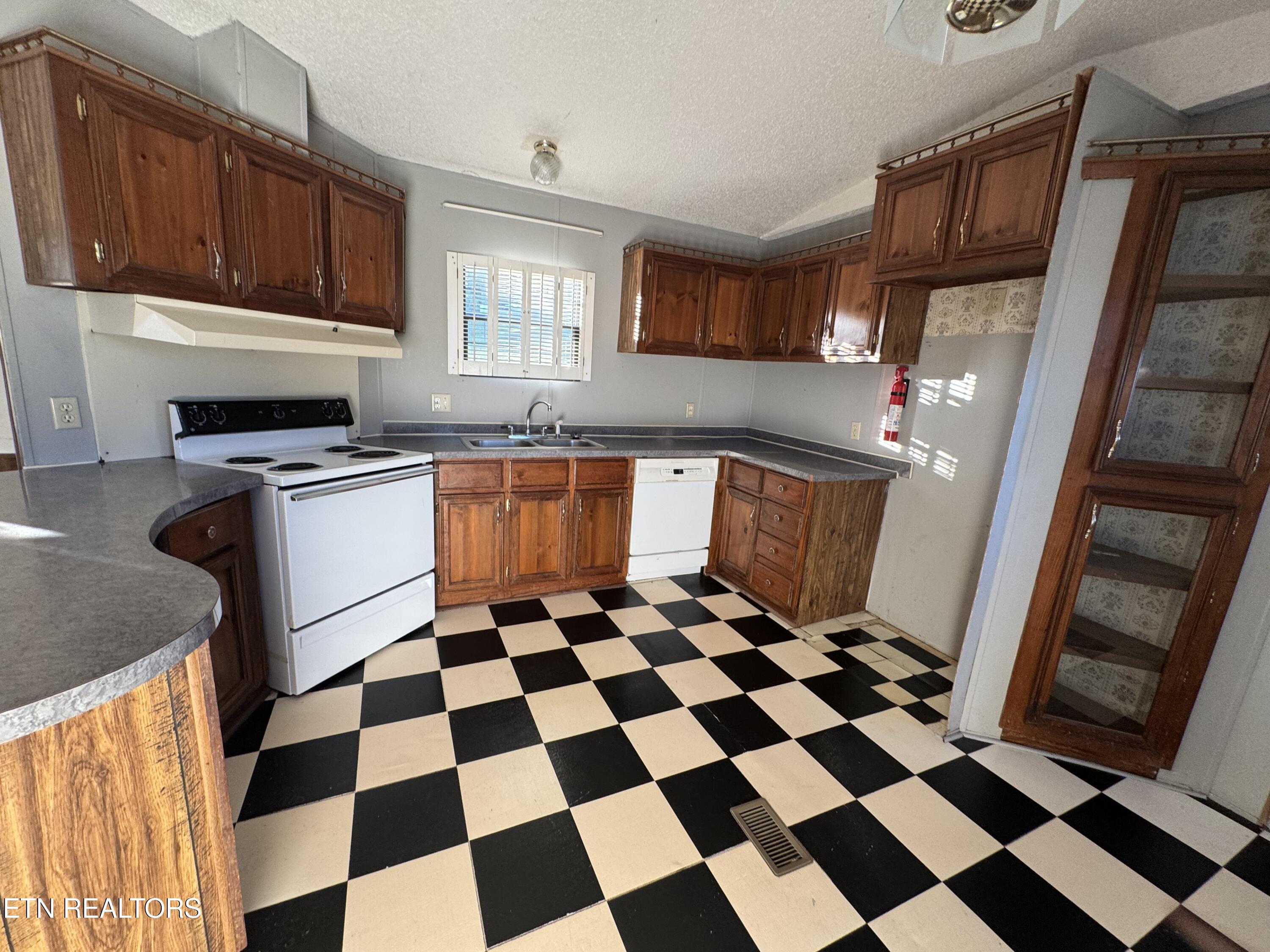 865 Shade Pressnell Road Tazewell TN 37879