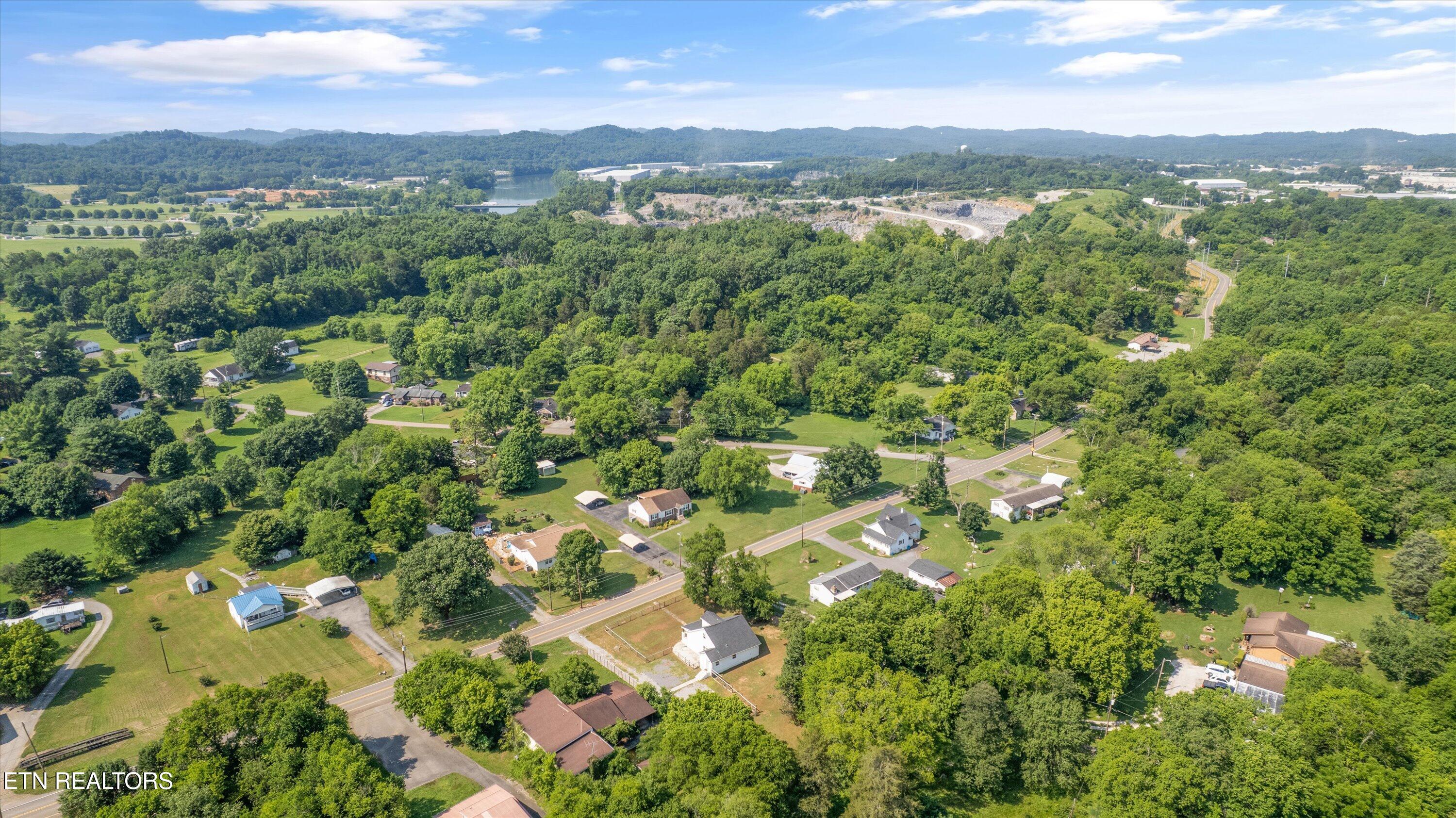 5813 Thorn Grove Pike Knoxville TN 37914