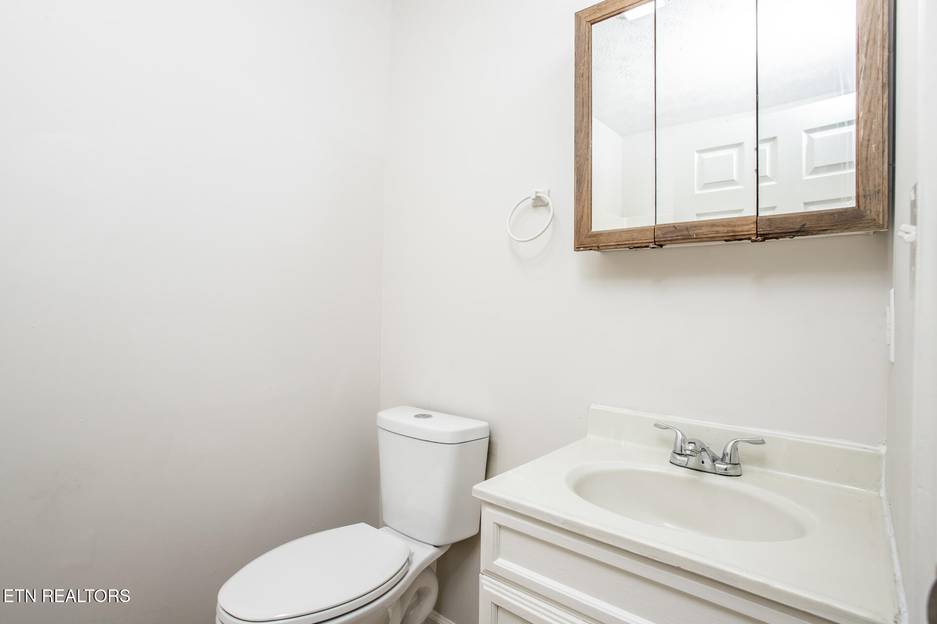 252 Queener Lane Caryville TN 37714