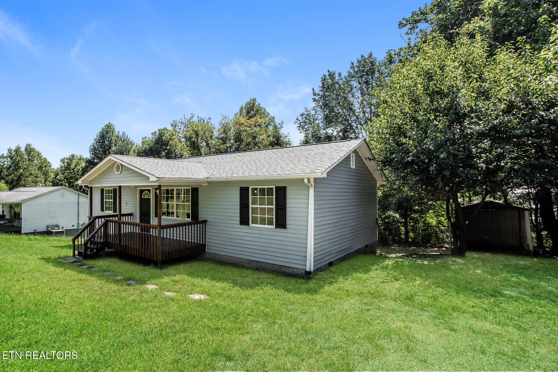 252 Queener Lane Caryville TN 37714