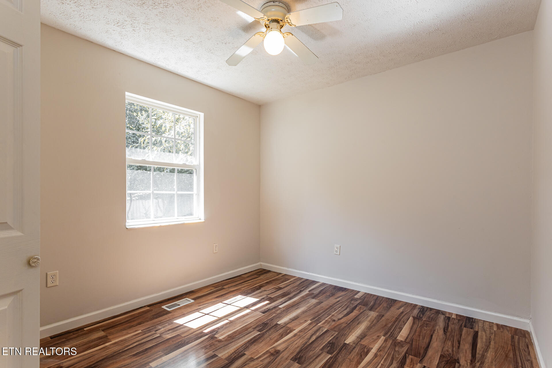 252 Queener Lane Caryville TN 37714