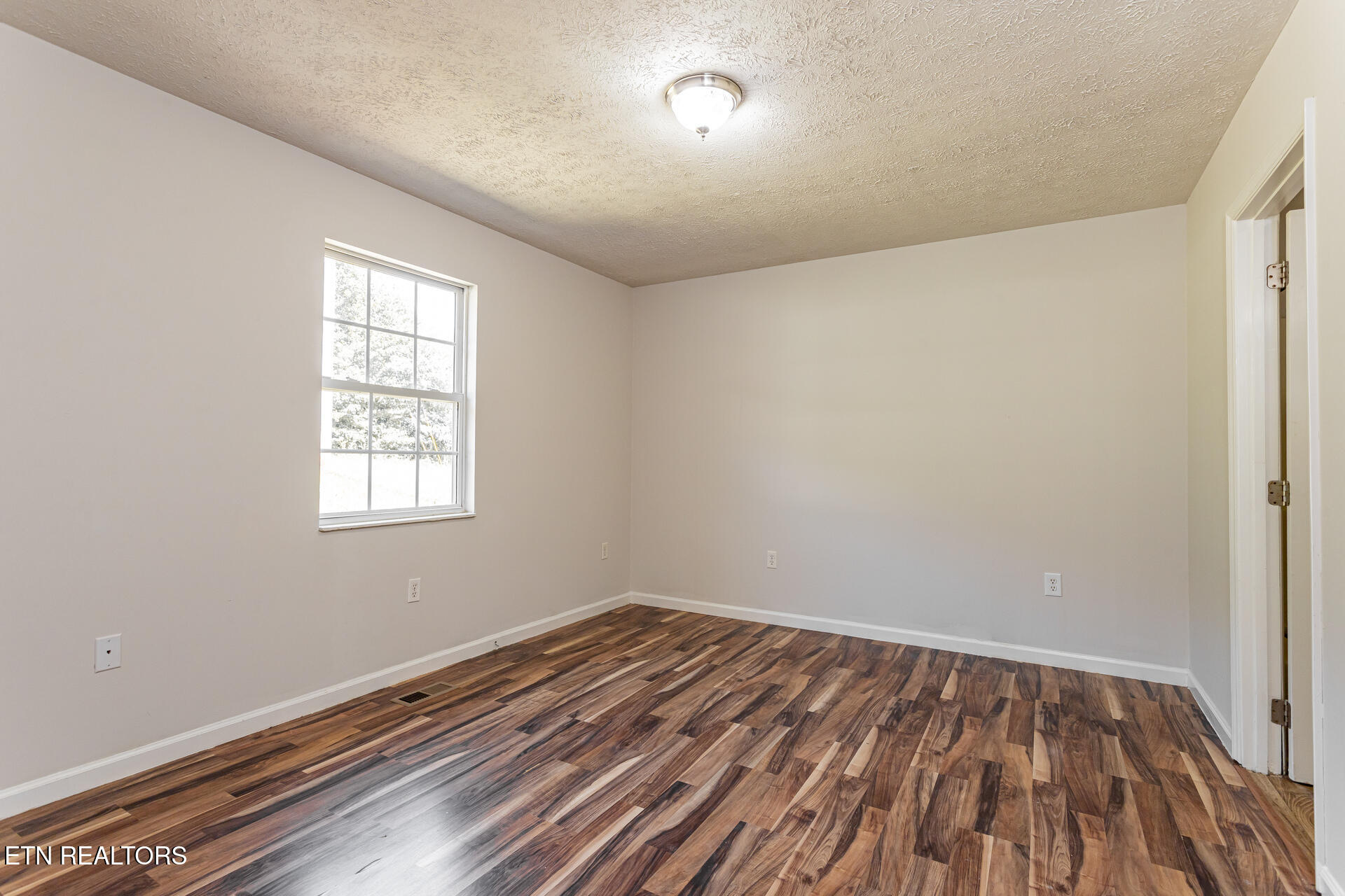 252 Queener Lane Caryville TN 37714