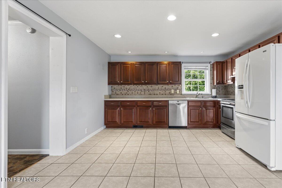 1231 Morgan Street Athens TN 37303