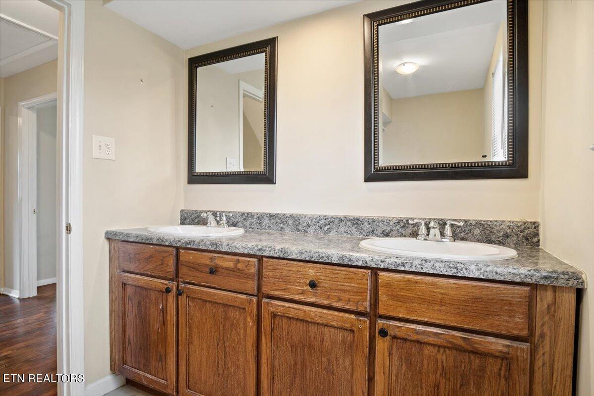 10437 Grovedale Drive Knoxville TN 37922