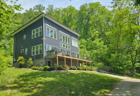880 Skyline Drive Harriman TN 37748