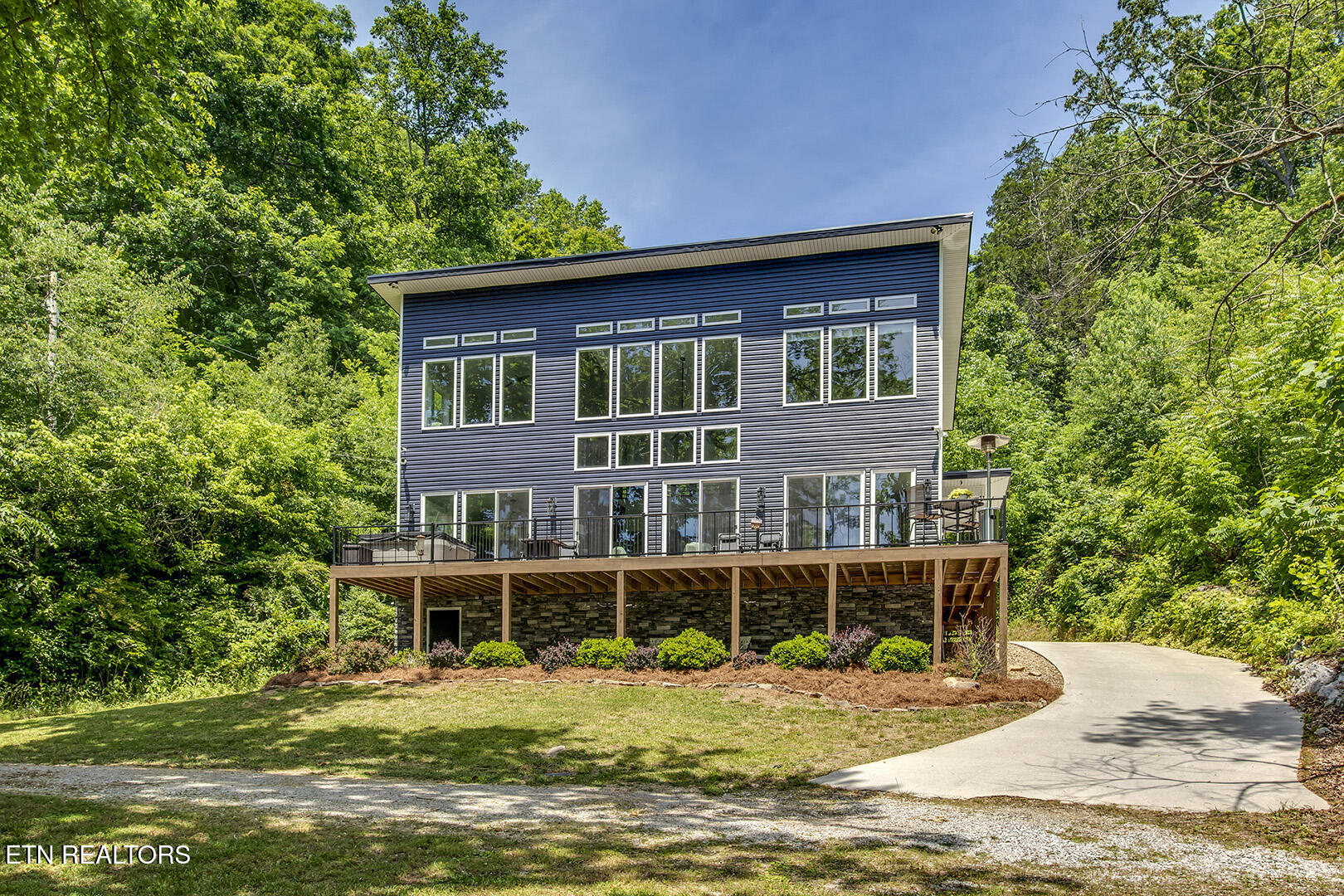 880 Skyline Drive Harriman TN 37748