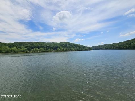 880 Skyline Drive Harriman TN 37748