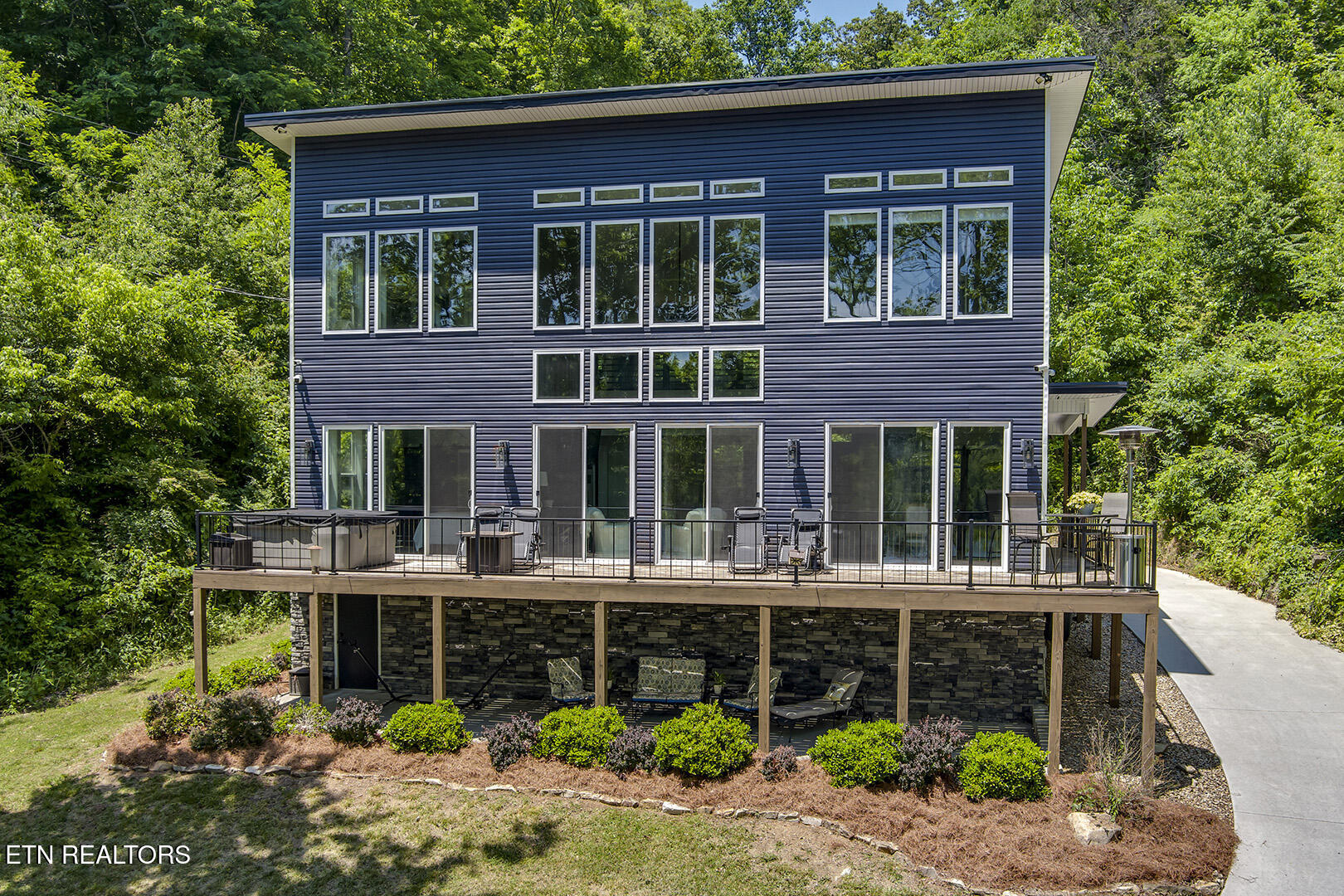 880 Skyline Drive Harriman TN 37748