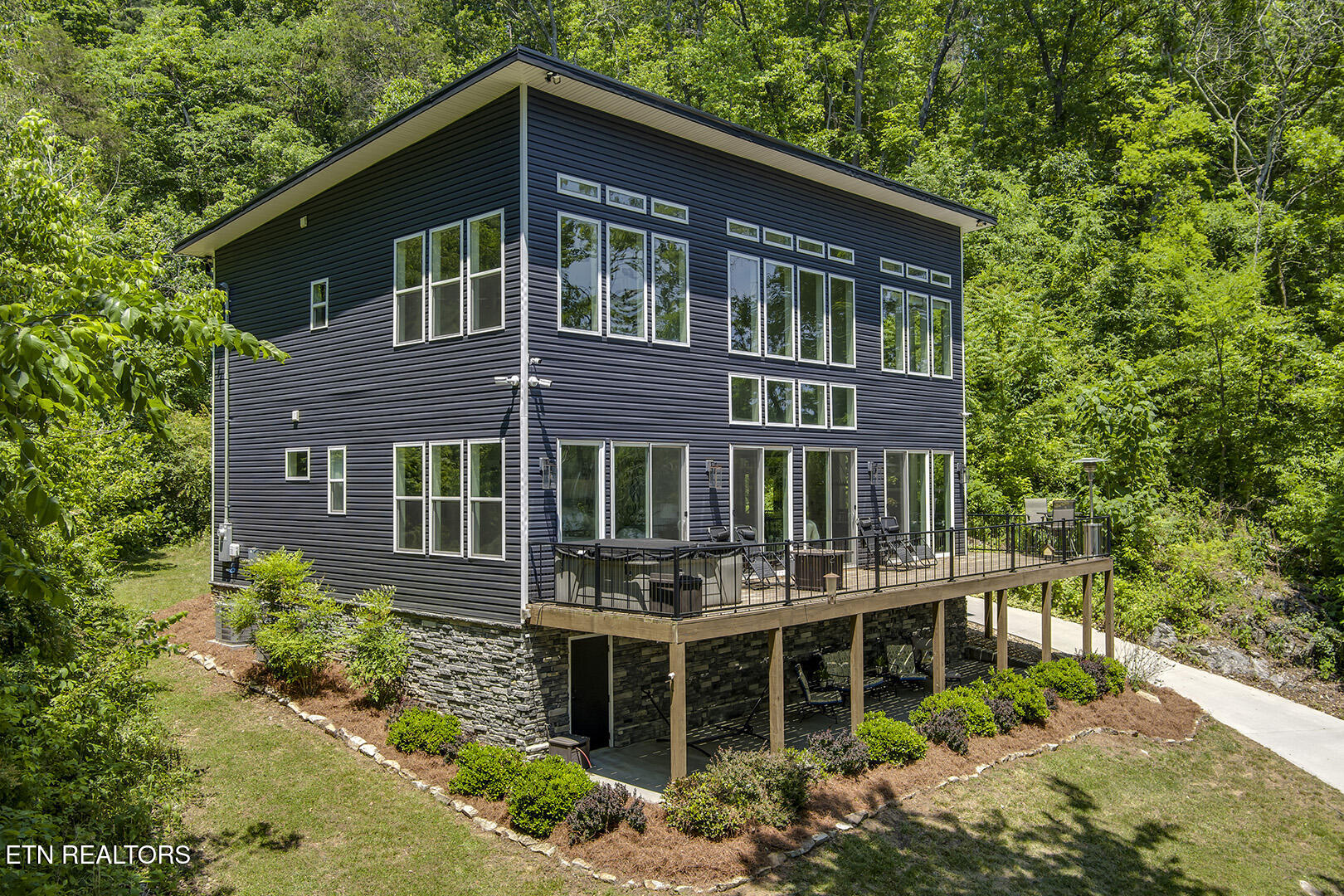 880 Skyline Drive Harriman TN 37748