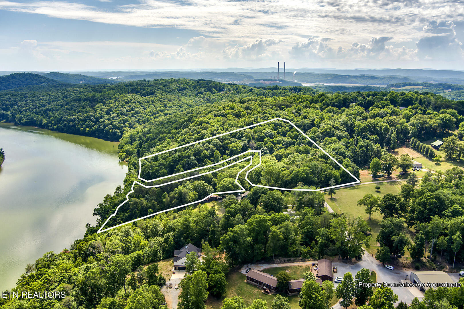 880 Skyline Drive Harriman TN 37748