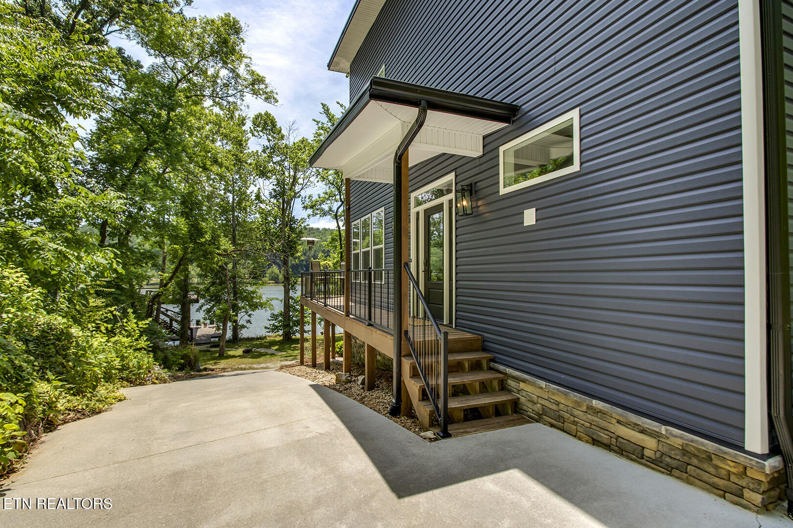 880 Skyline Drive Harriman TN 37748