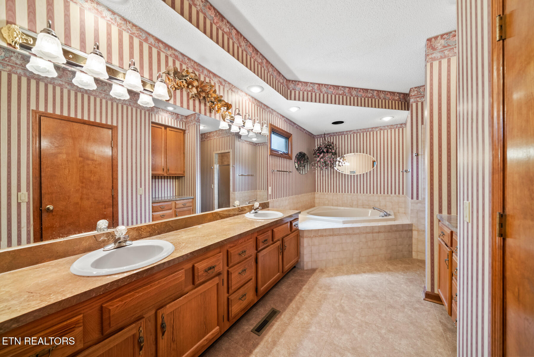 38 Heather Glen Drive Crossville TN 38558