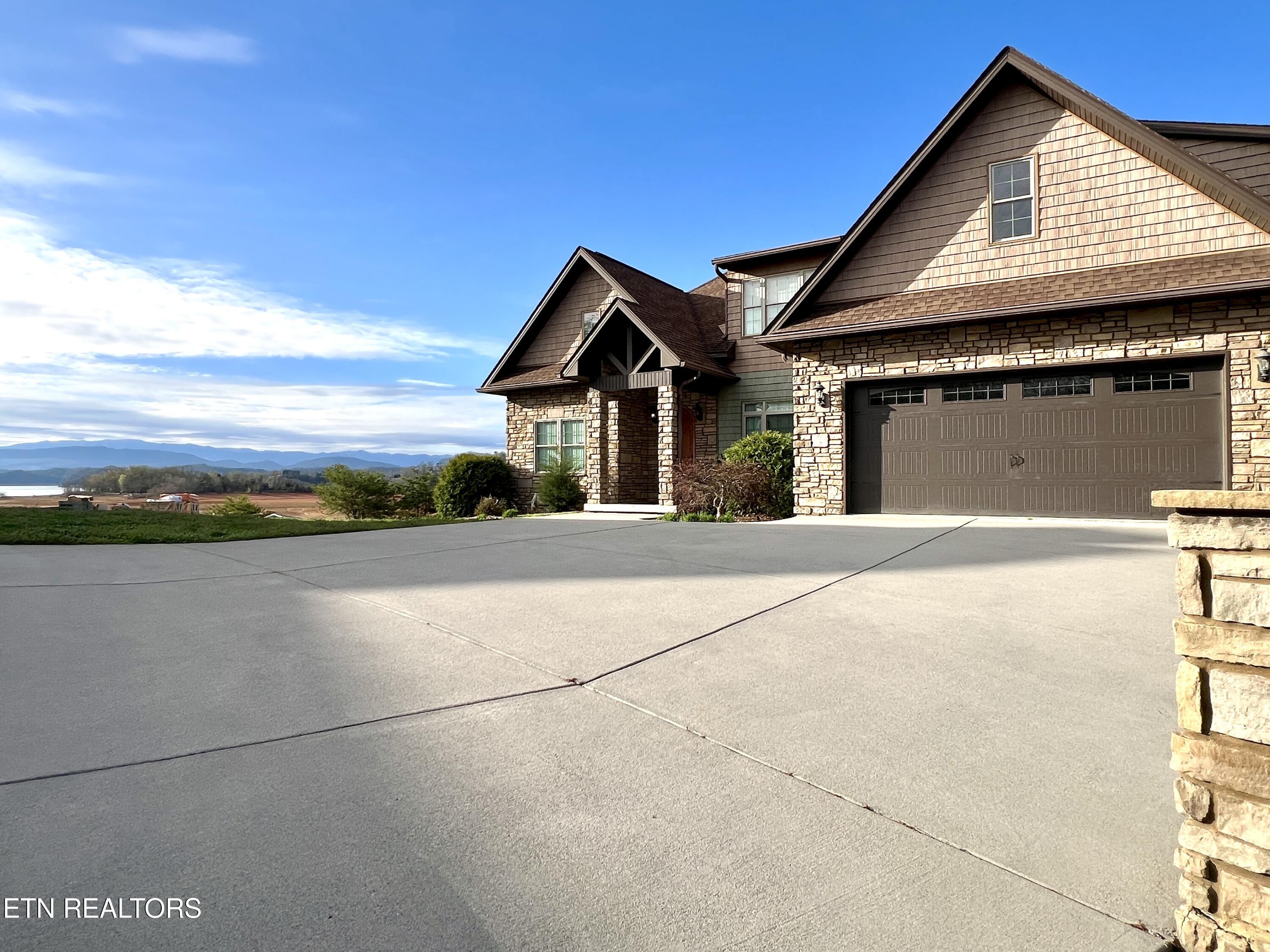 614 Watercrest Lane Dandridge TN 37725