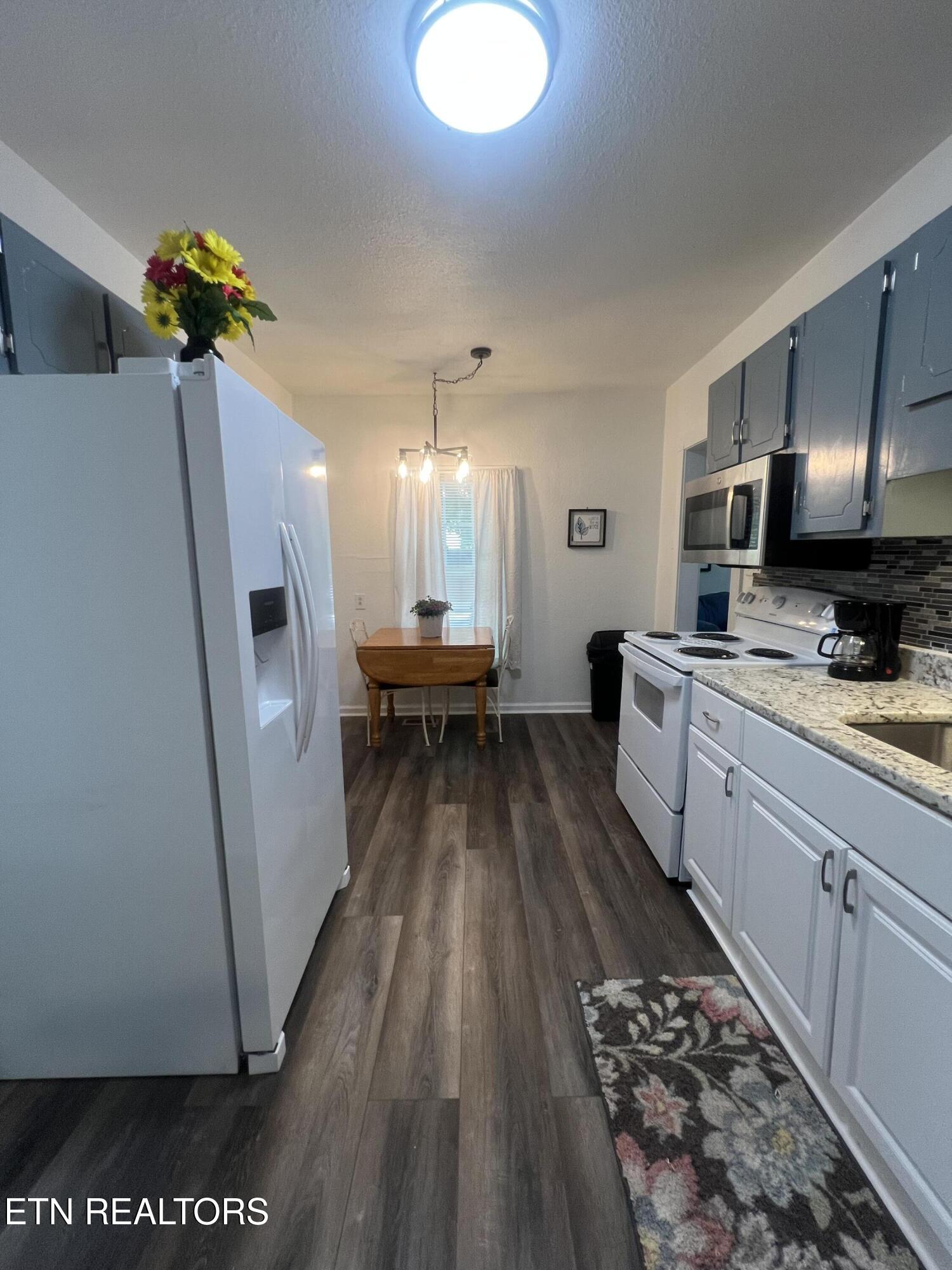 1016-1018 W Broadway Avenue Maryville TN 37801