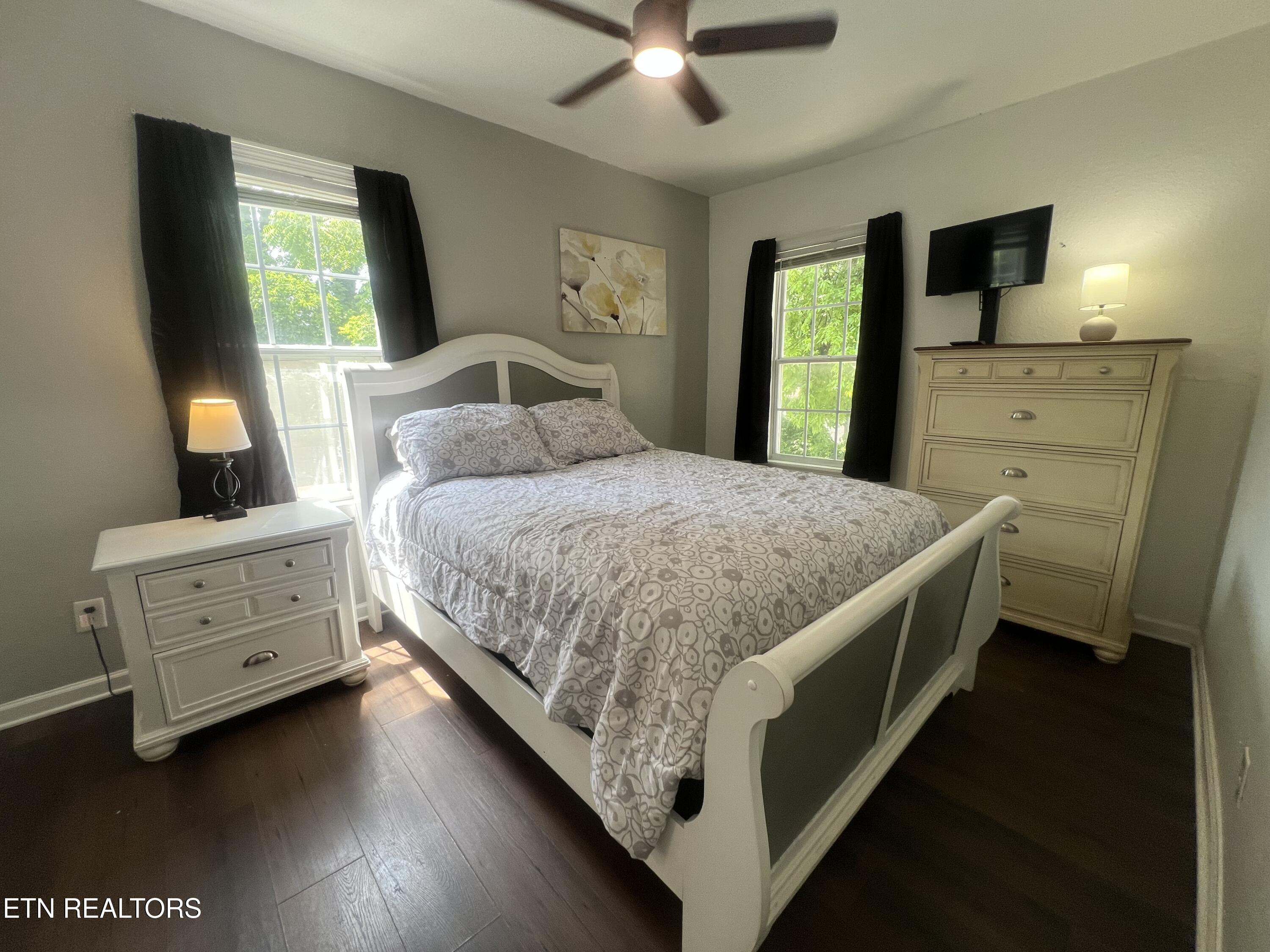 1016-1018 W Broadway Avenue Maryville TN 37801