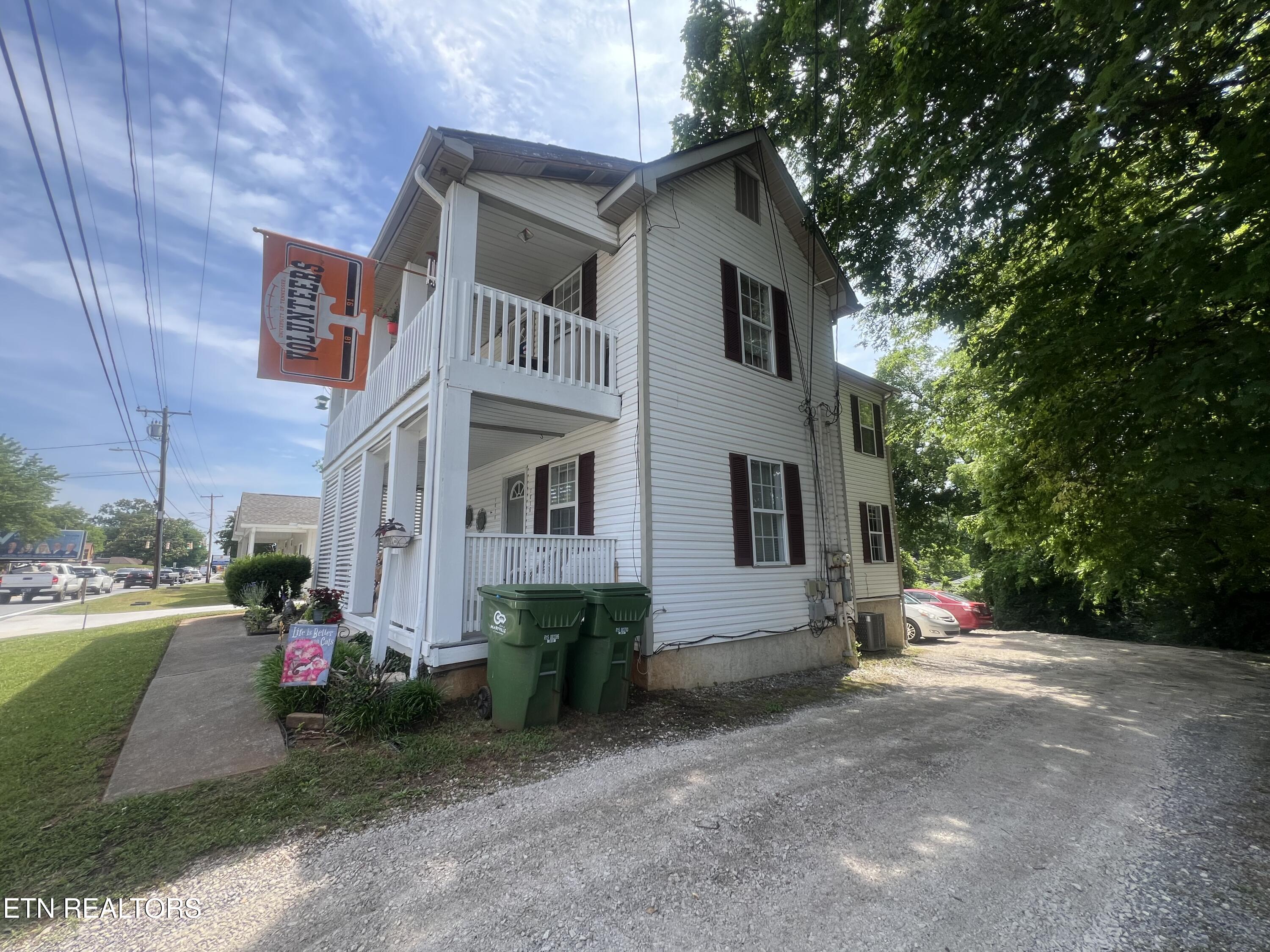 1016-1018 W Broadway Avenue Maryville TN 37801
