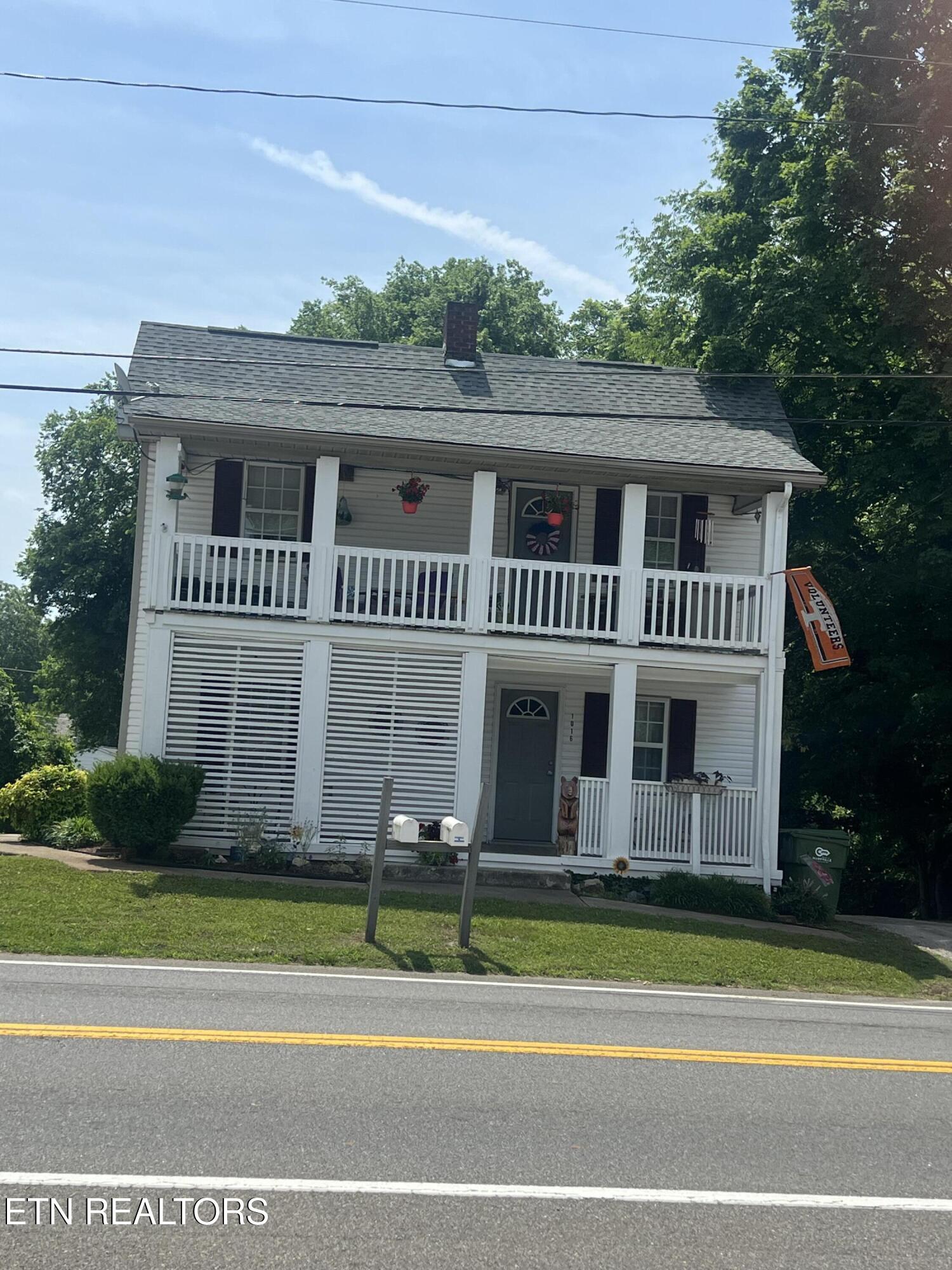 1016-1018 W Broadway Avenue Maryville TN 37801