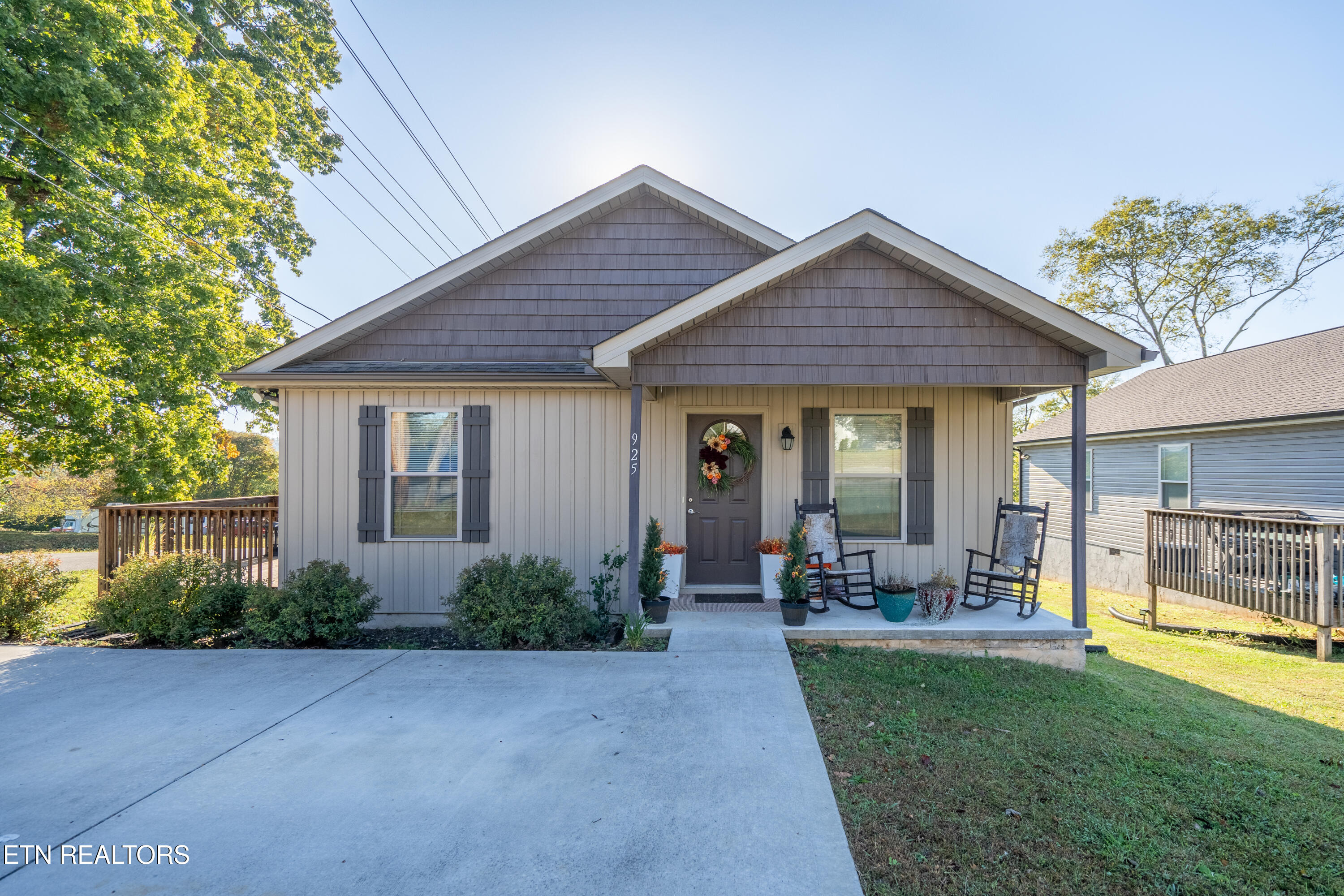 925 Loy Street Clinton TN 37716