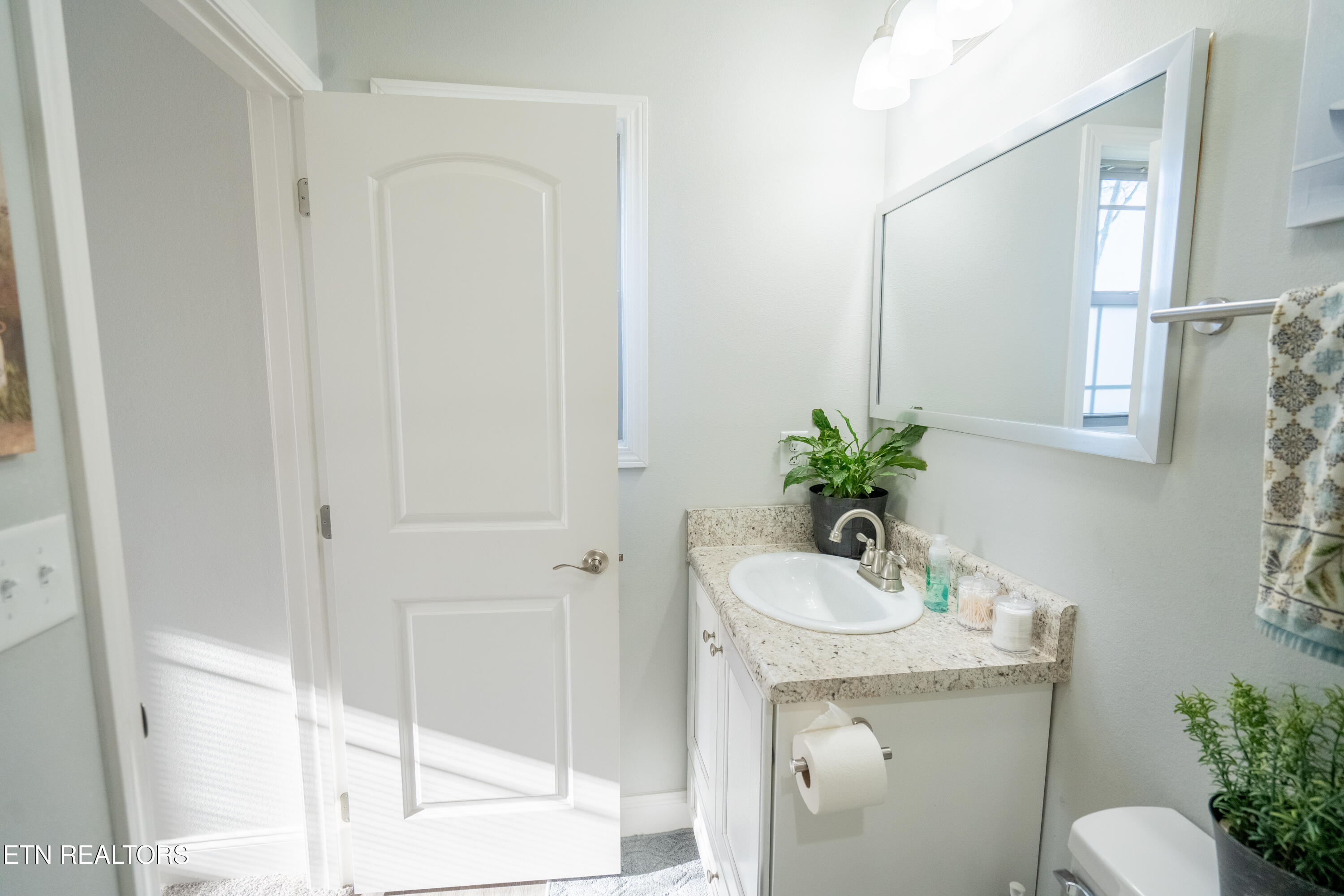 925 Loy Street Clinton TN 37716