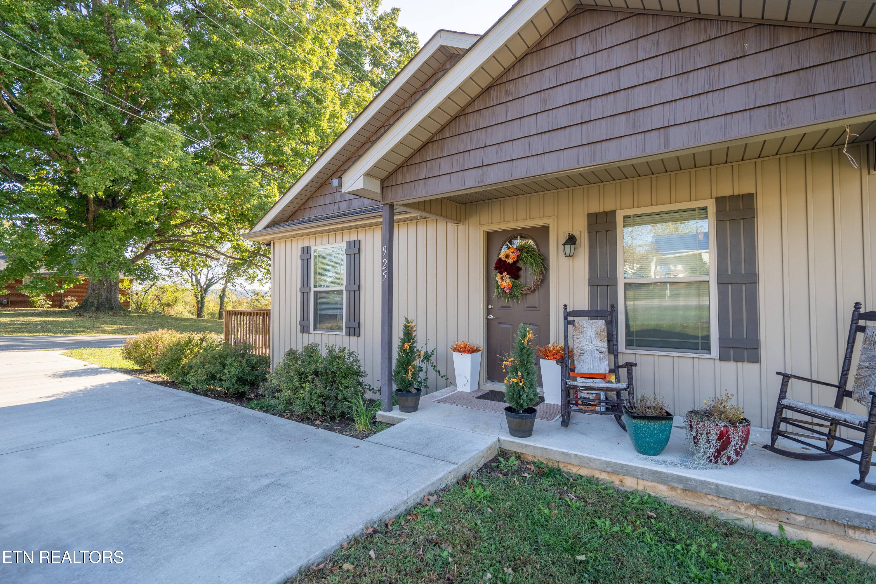 925 Loy Street Clinton TN 37716