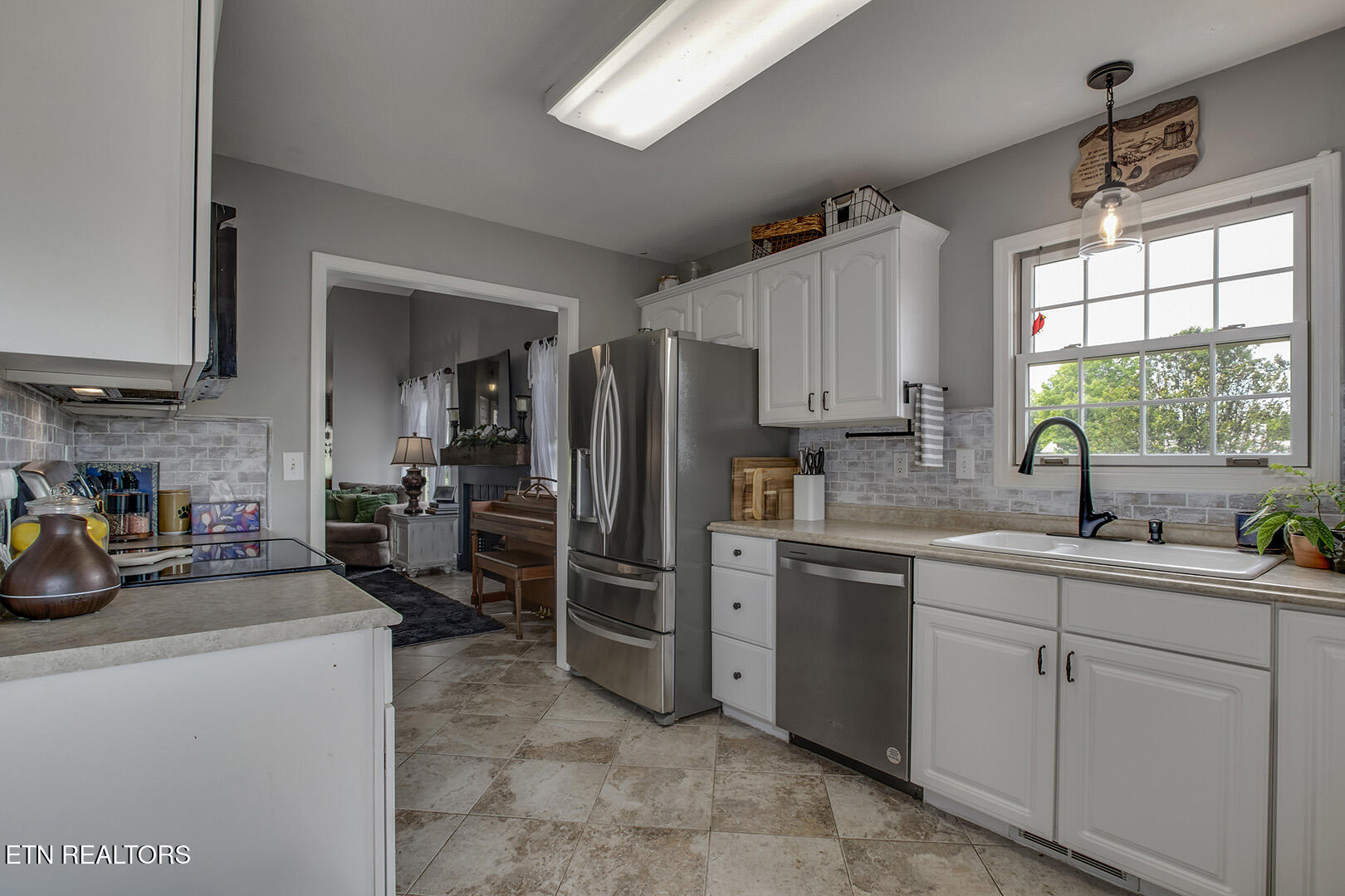 101 Poteau Trace Loudon TN 37774
