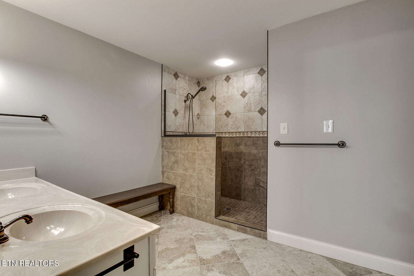 101 Poteau Trace Loudon TN 37774