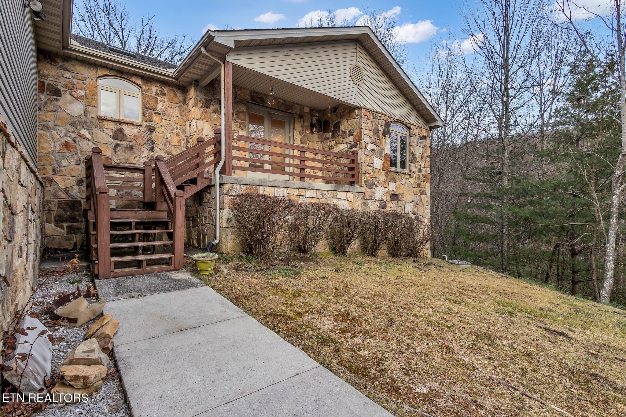 31 Byron Lane Crossville TN 38558