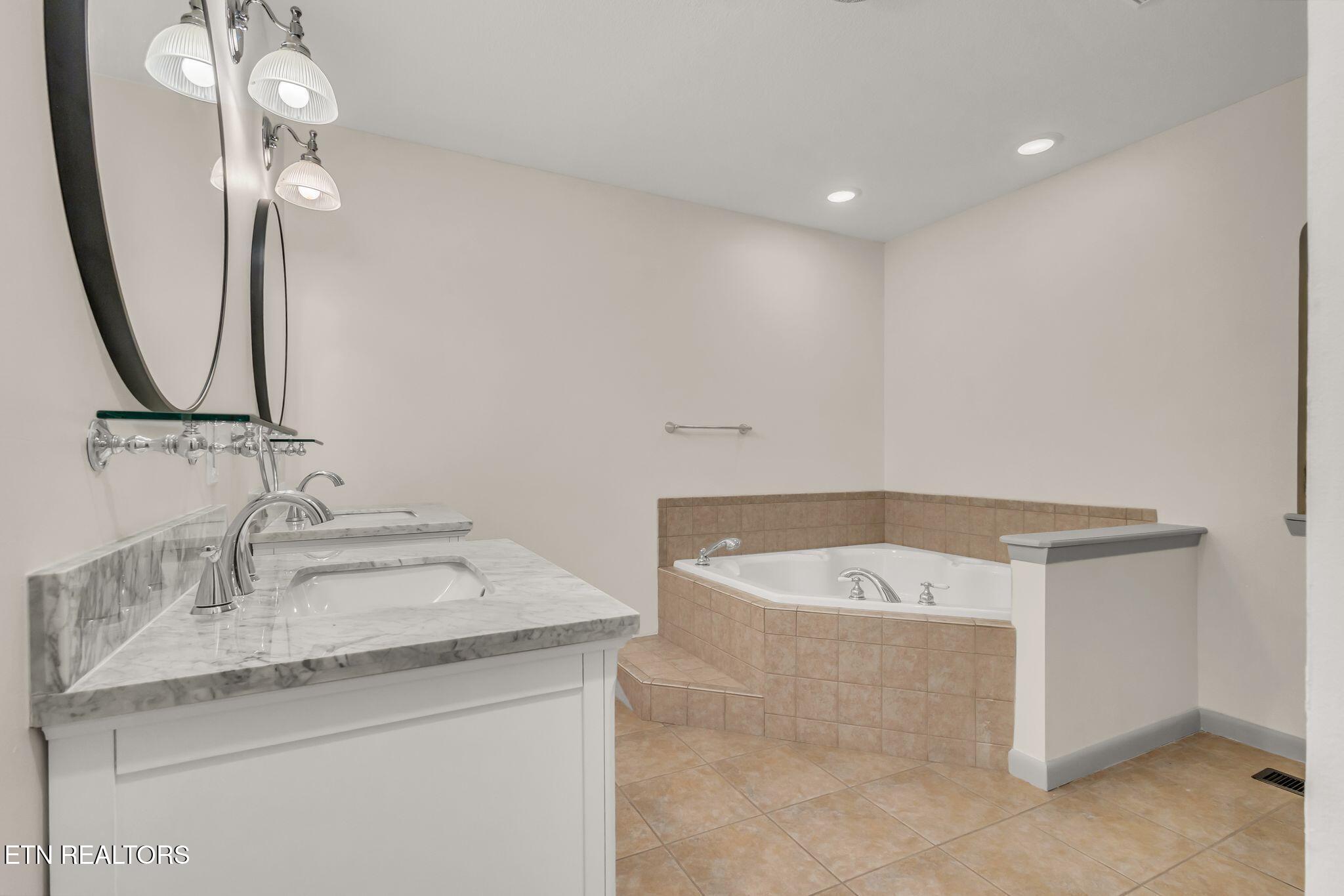 31 Byron Lane Crossville TN 38558