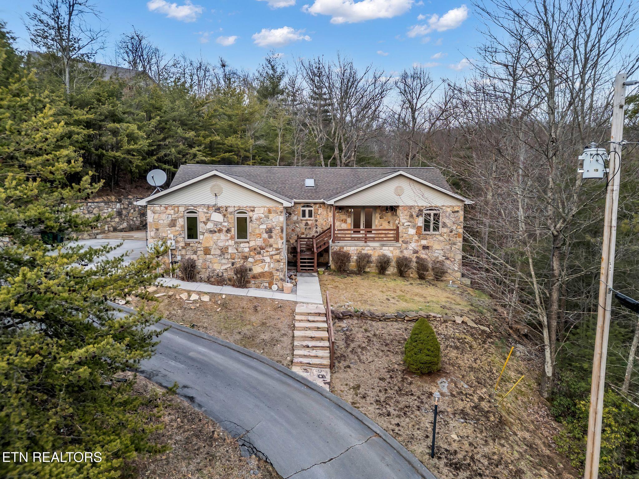 31 Byron Lane Crossville TN 38558