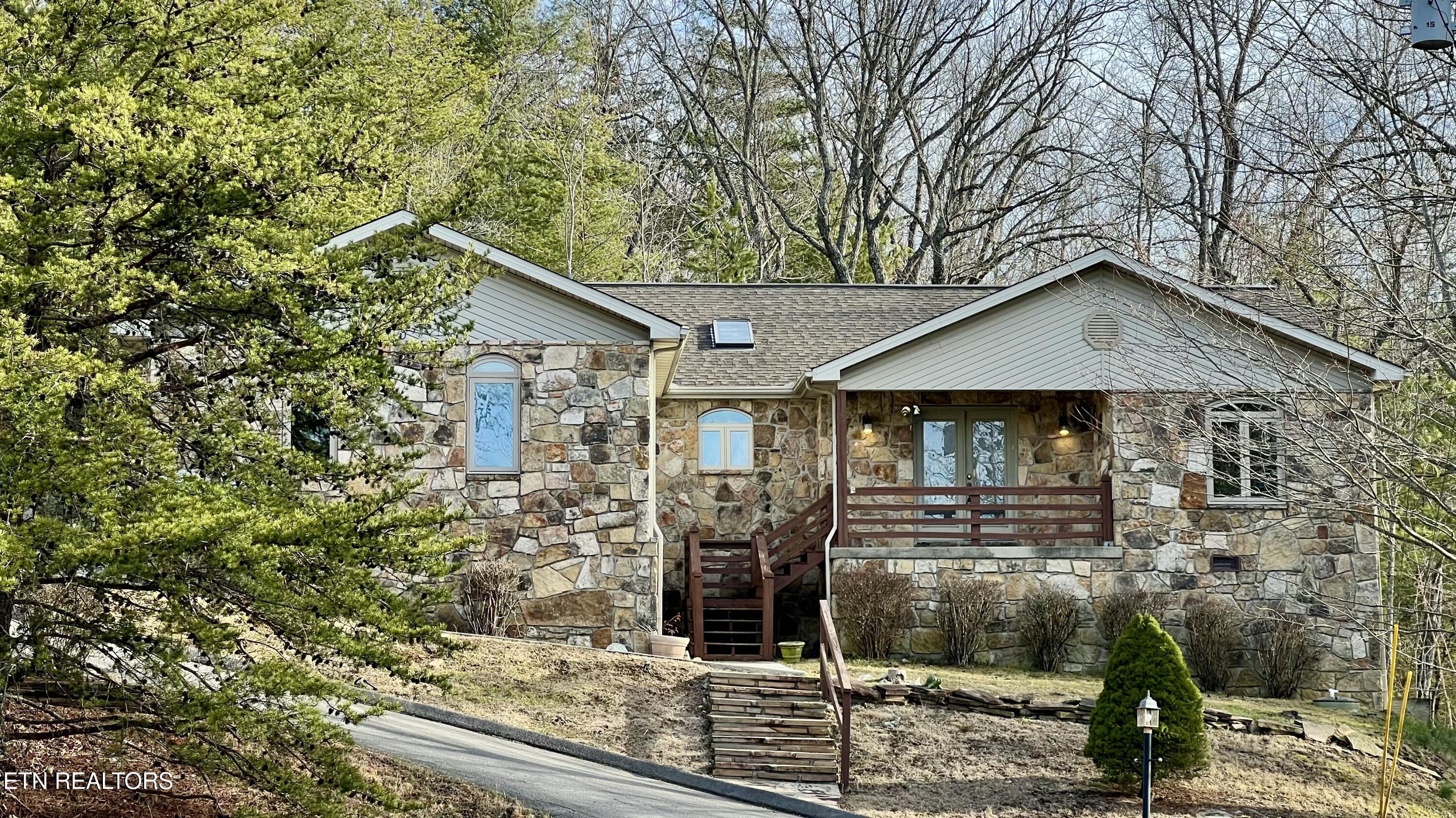 31 Byron Lane Crossville TN 38558