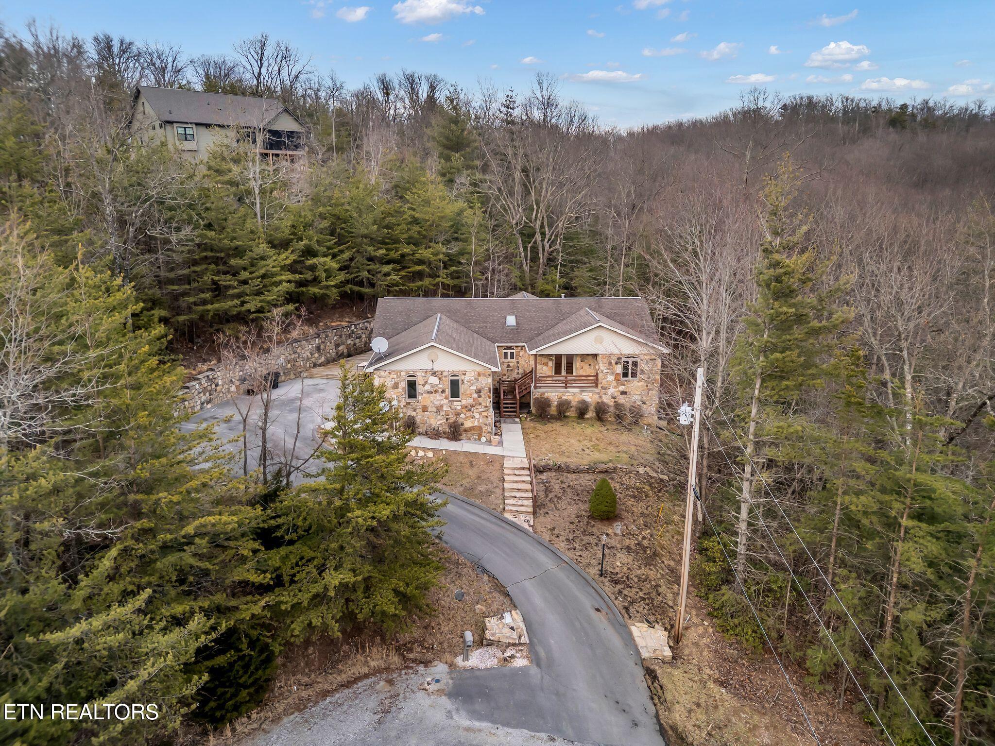 31 Byron Lane Crossville TN 38558