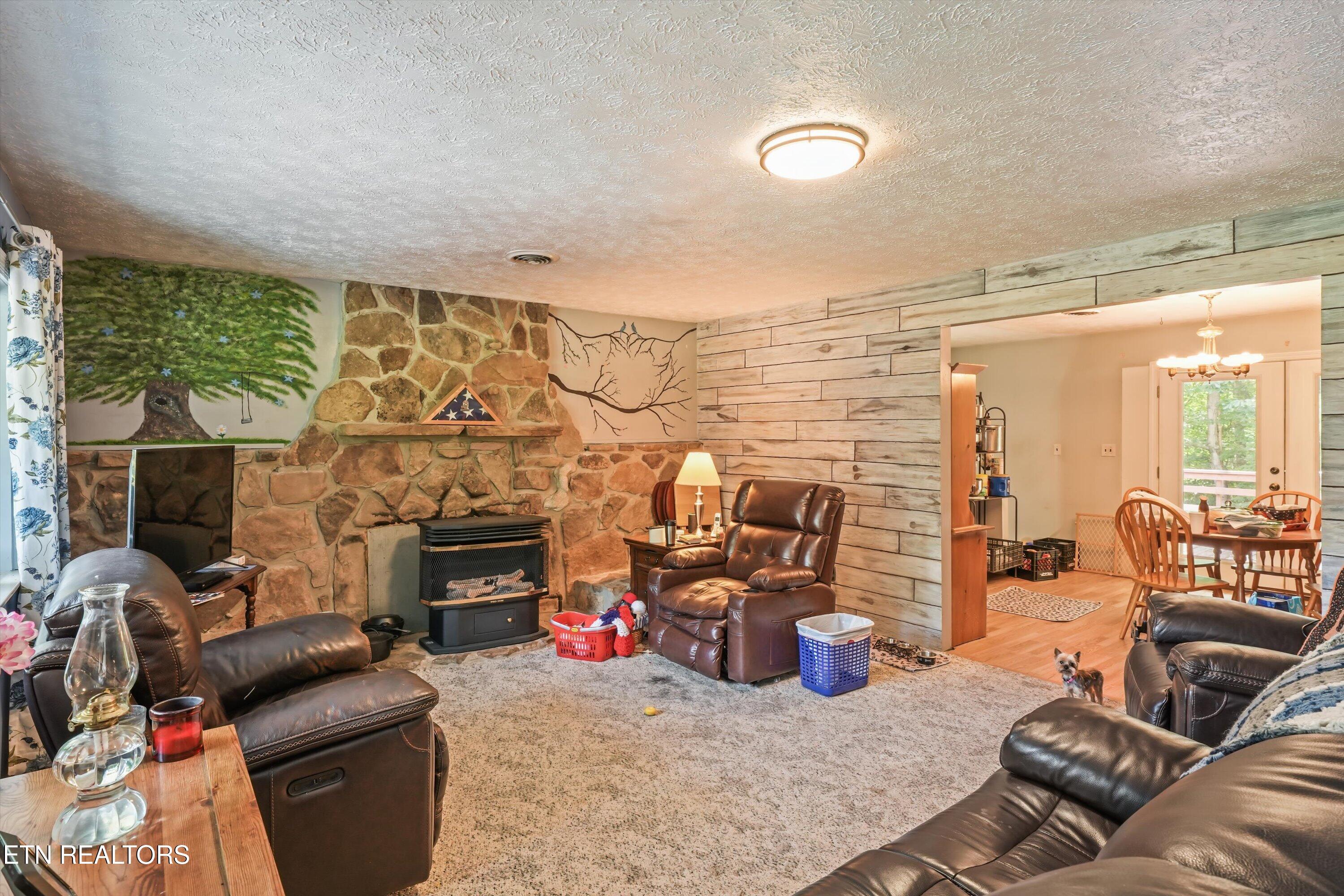 748 Christenson Road Deer Lodge TN 37726