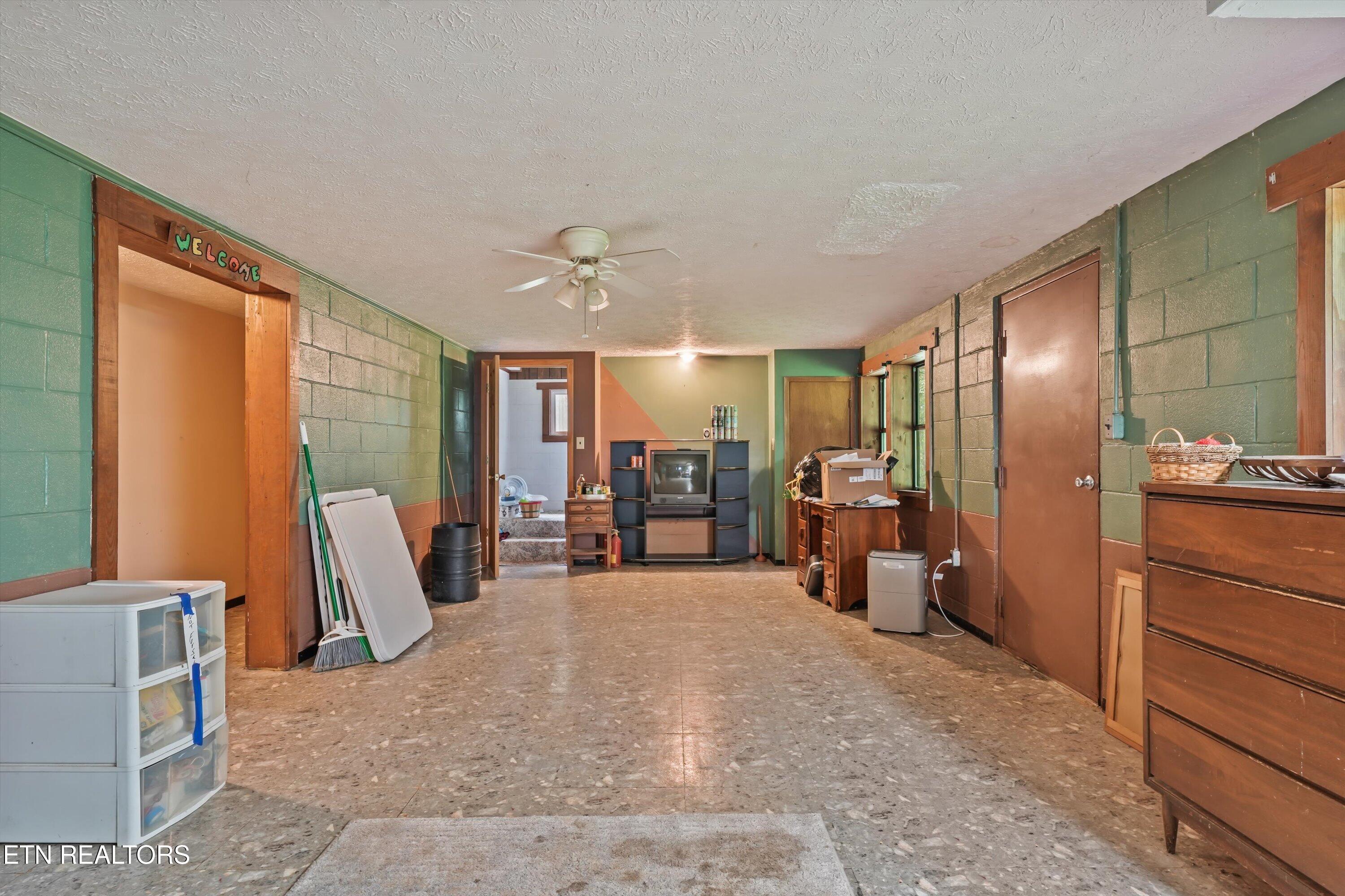 748 Christenson Road Deer Lodge TN 37726