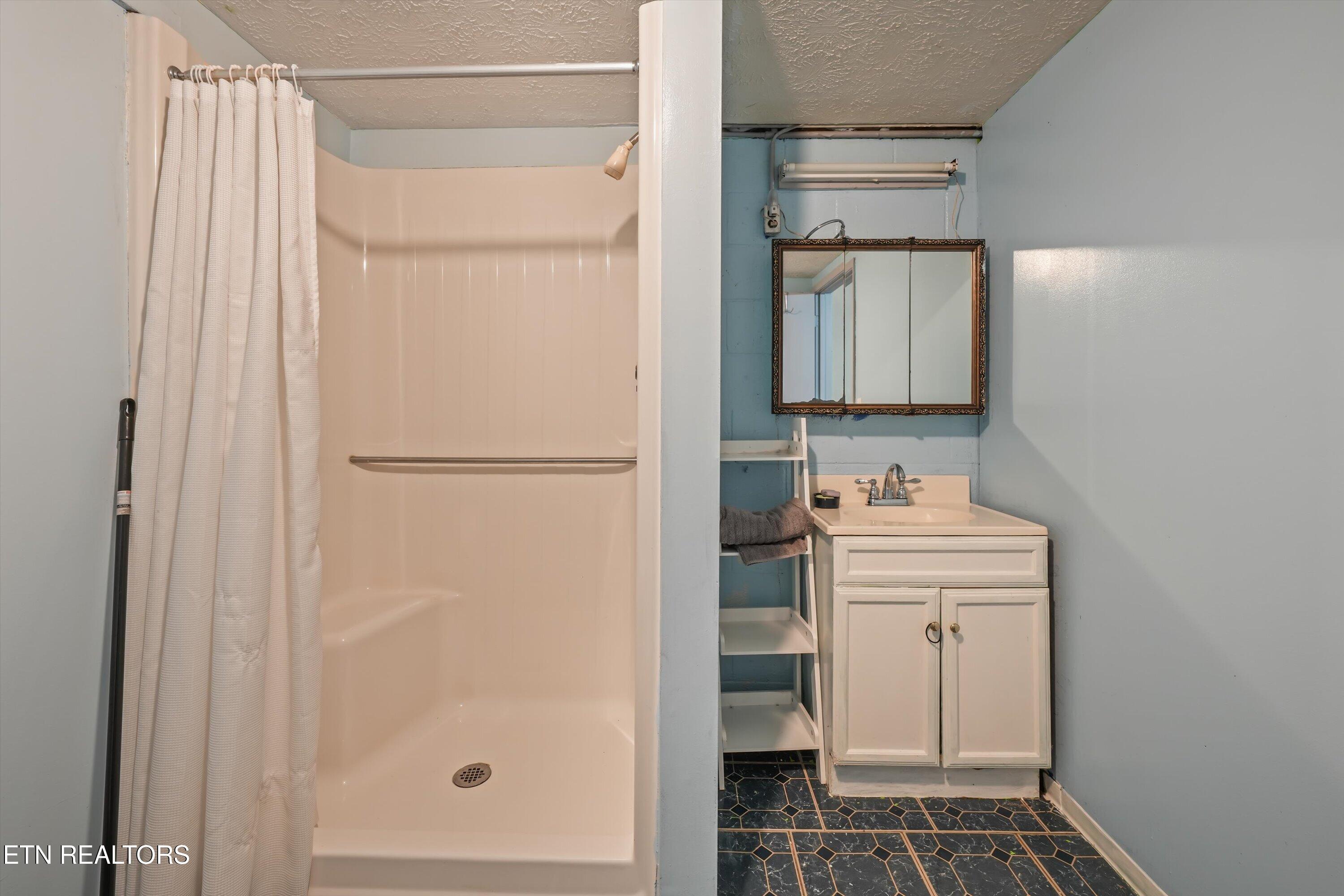 748 Christenson Road Deer Lodge TN 37726