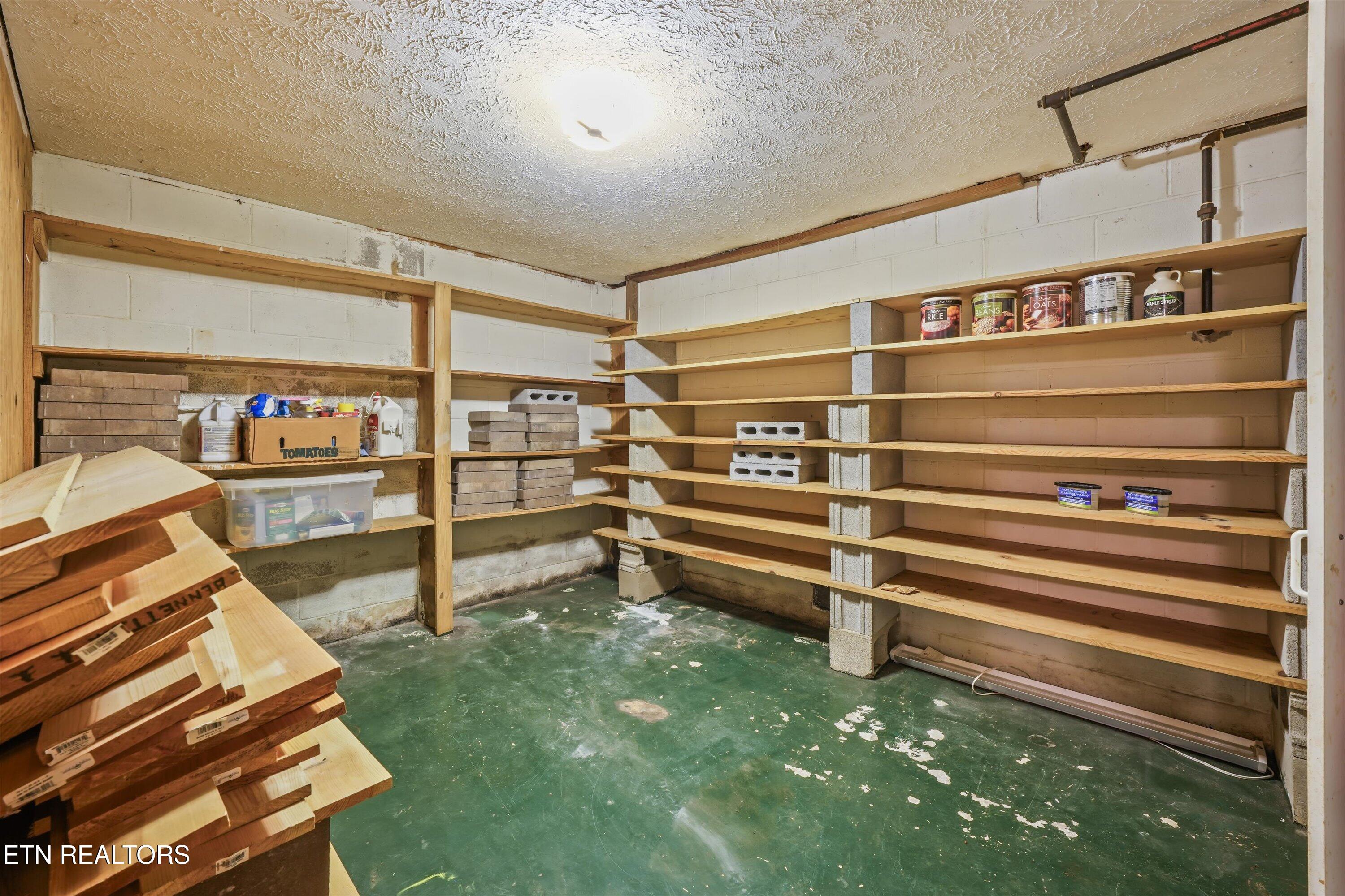 748 Christenson Road Deer Lodge TN 37726