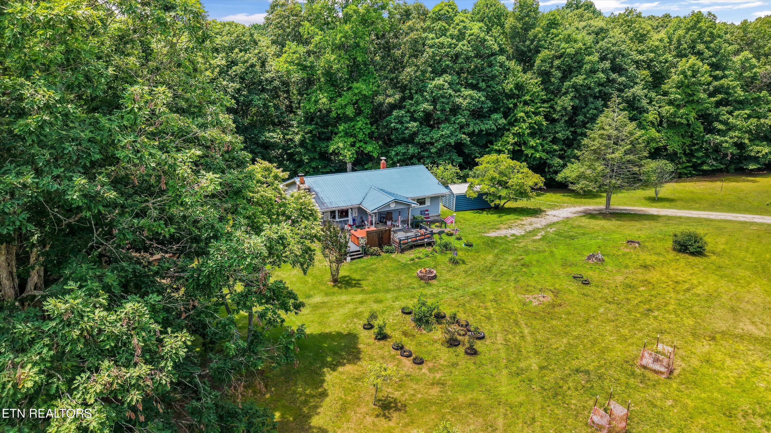 748 Christenson Road Deer Lodge TN 37726