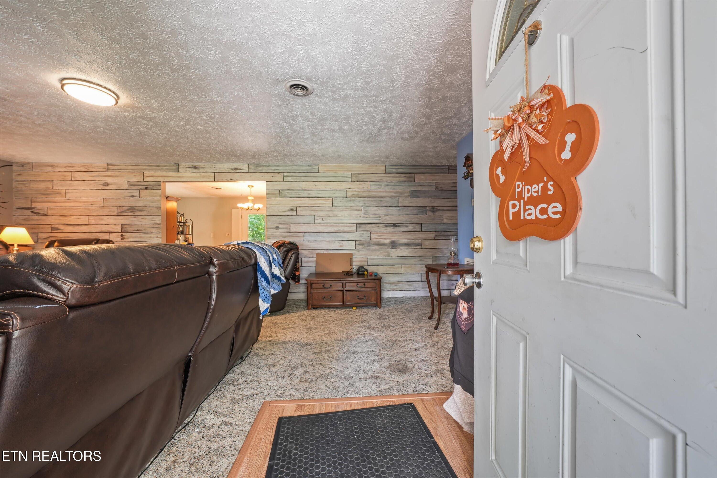 748 Christenson Road Deer Lodge TN 37726