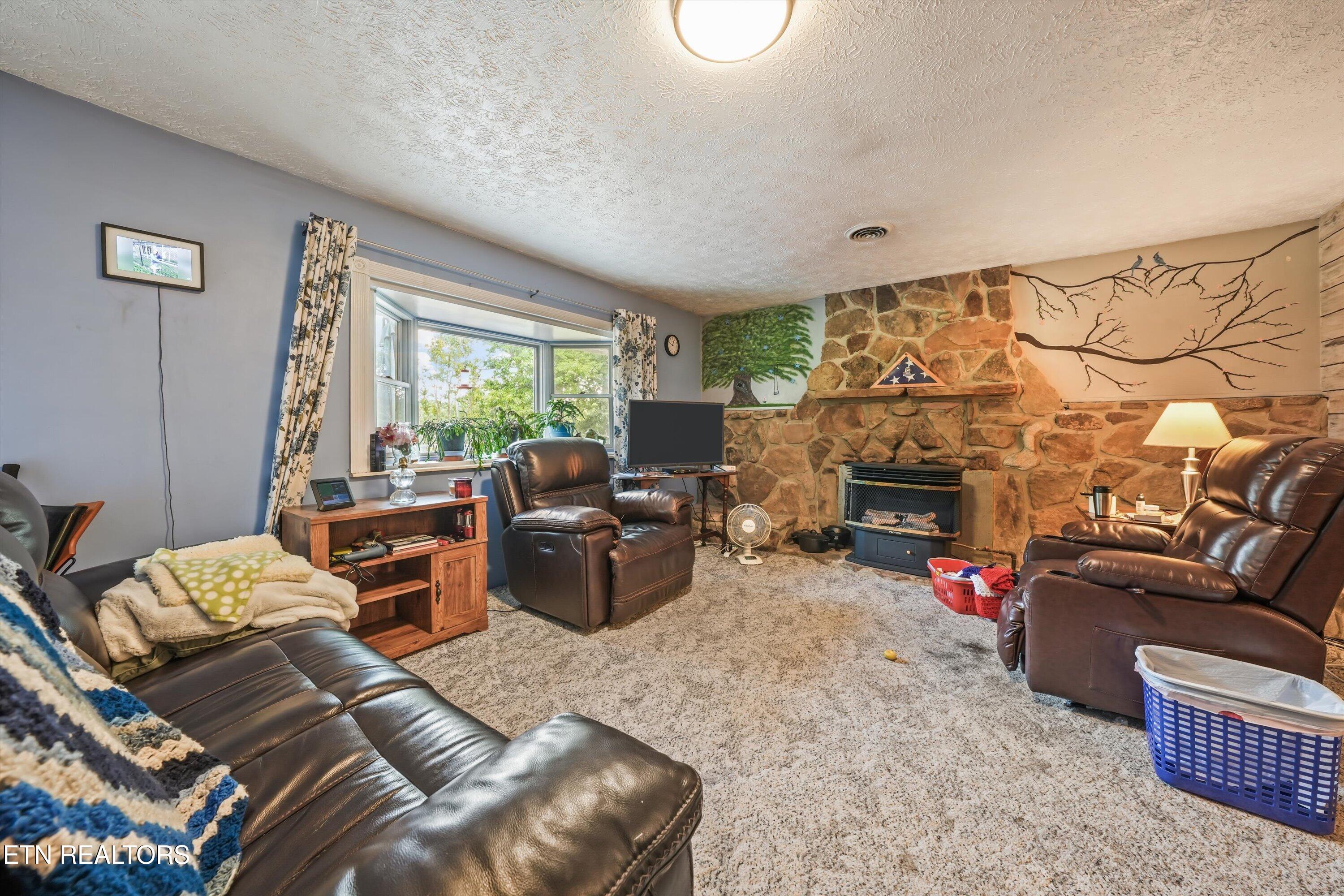 748 Christenson Road Deer Lodge TN 37726
