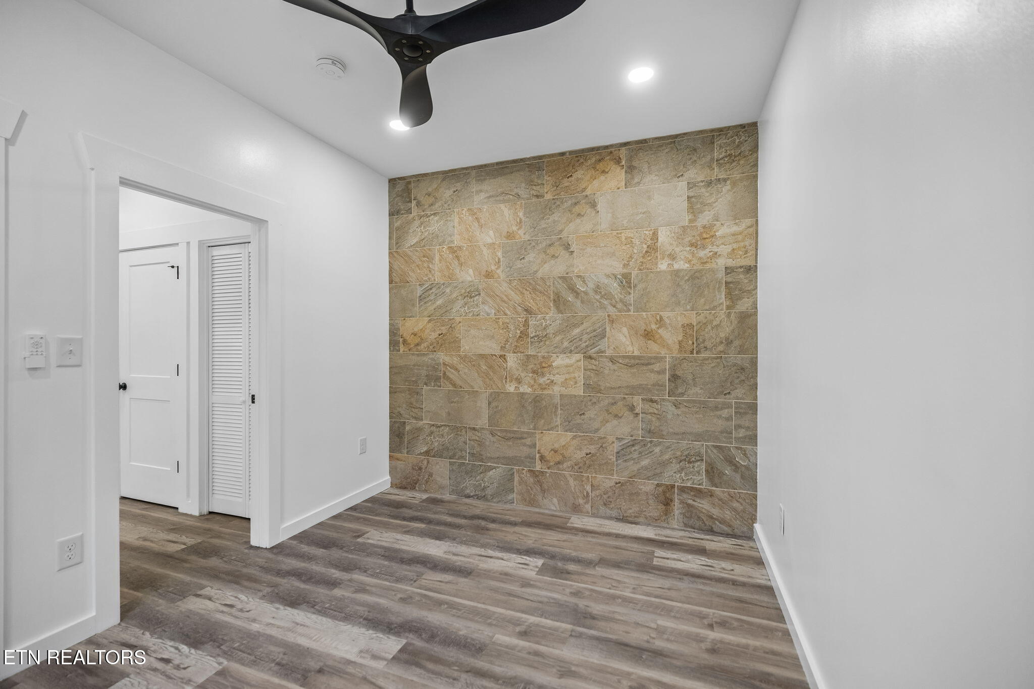 213 Hidden Valley Road Clinton TN 37716