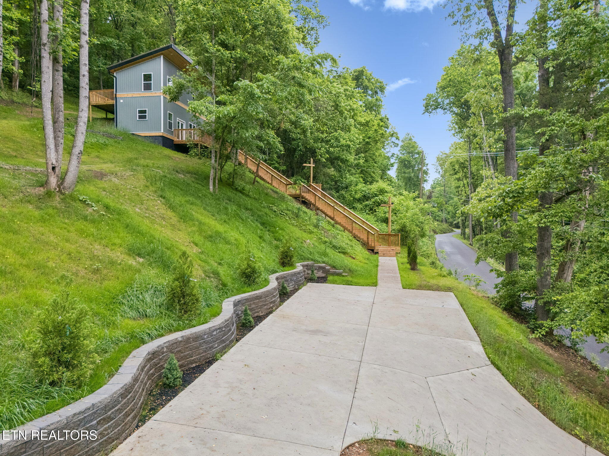 213 Hidden Valley Road Clinton TN 37716