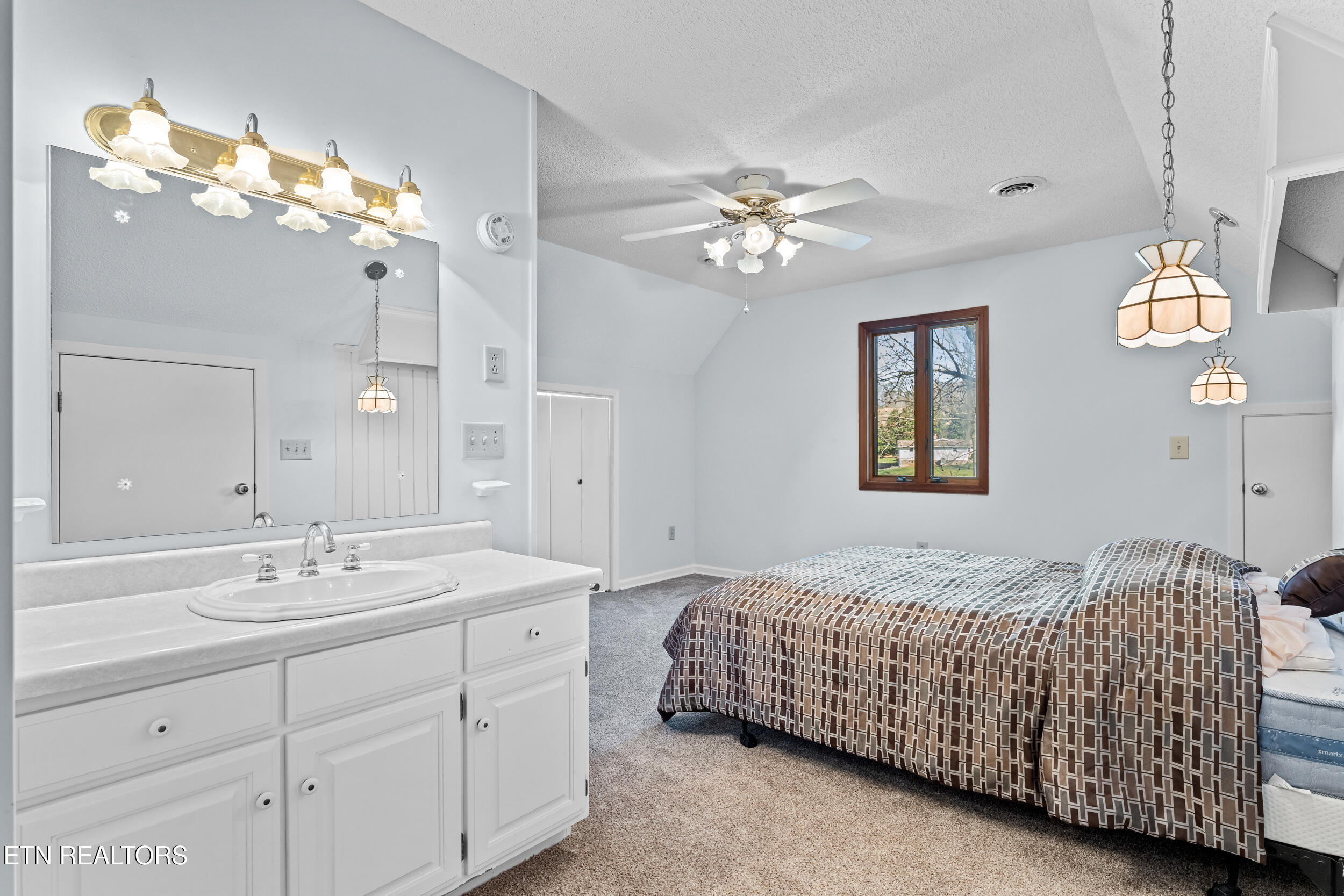 600 Donaldson Light Lane Lenoir City TN 37772