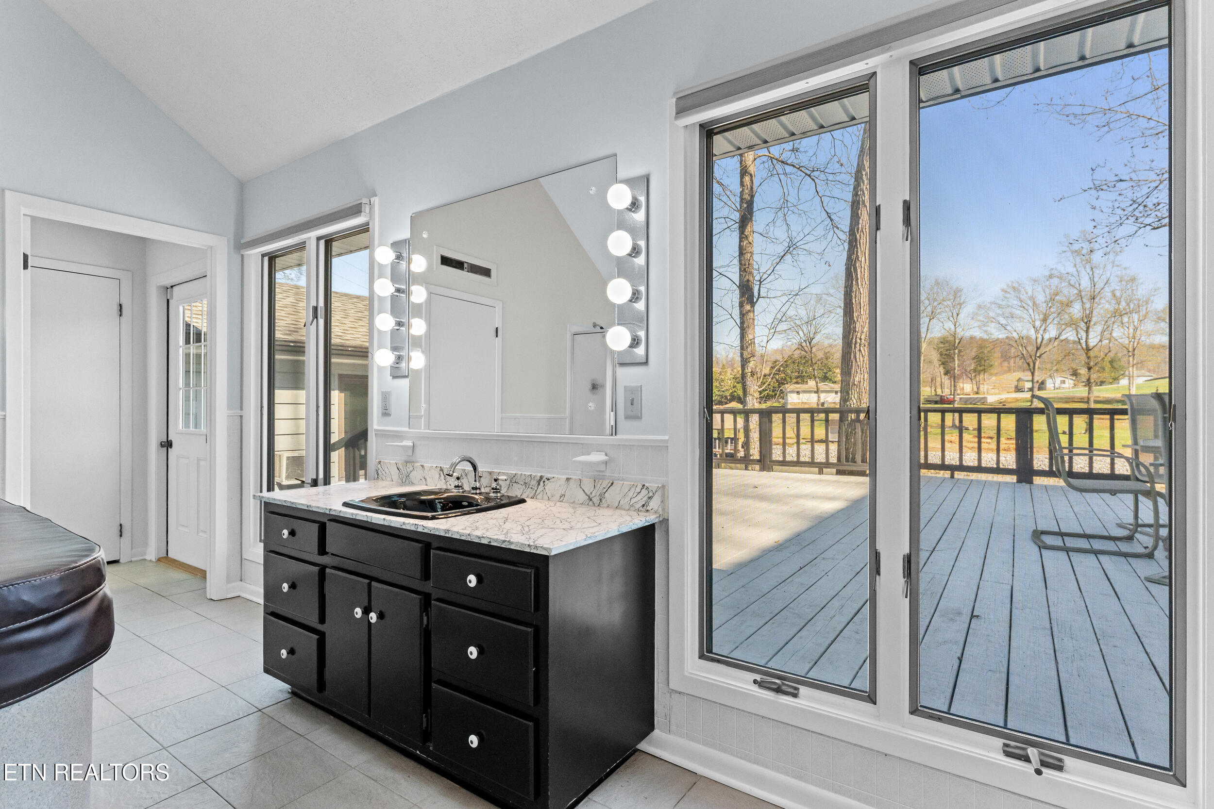 600 Donaldson Light Lane Lenoir City TN 37772