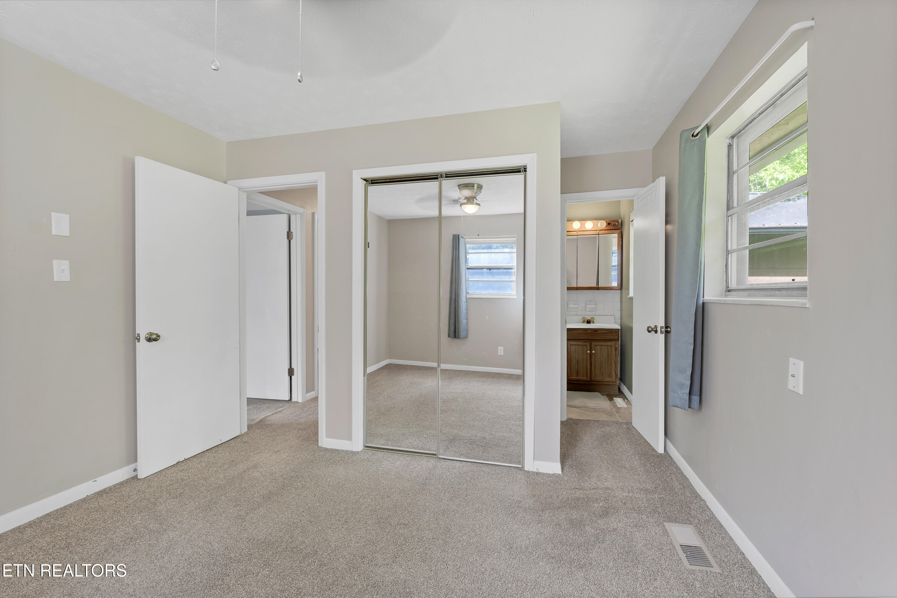 2701 Smallwood Drive Knoxville TN 37920