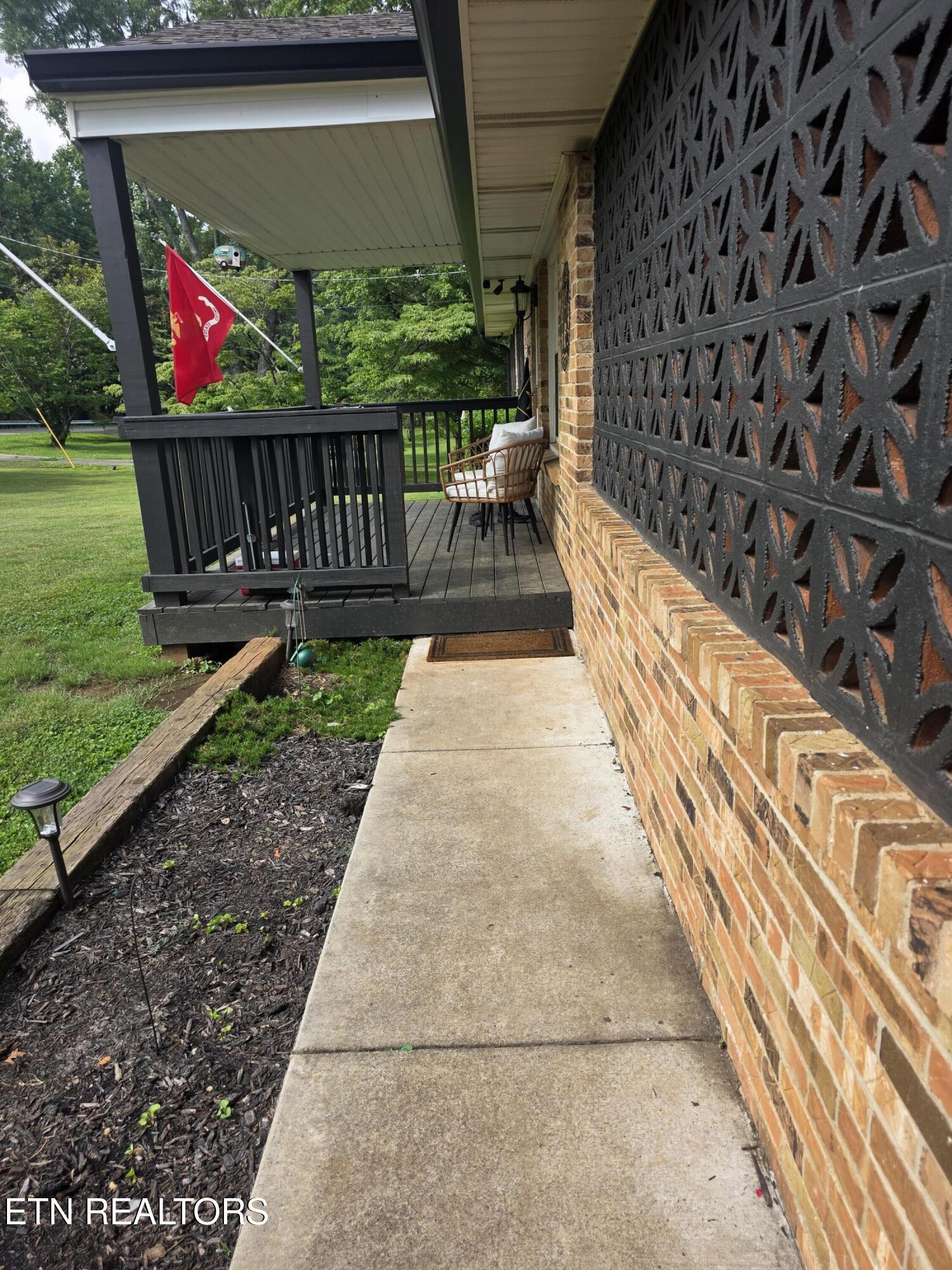 1283 Laurel Road Clinton TN 37716
