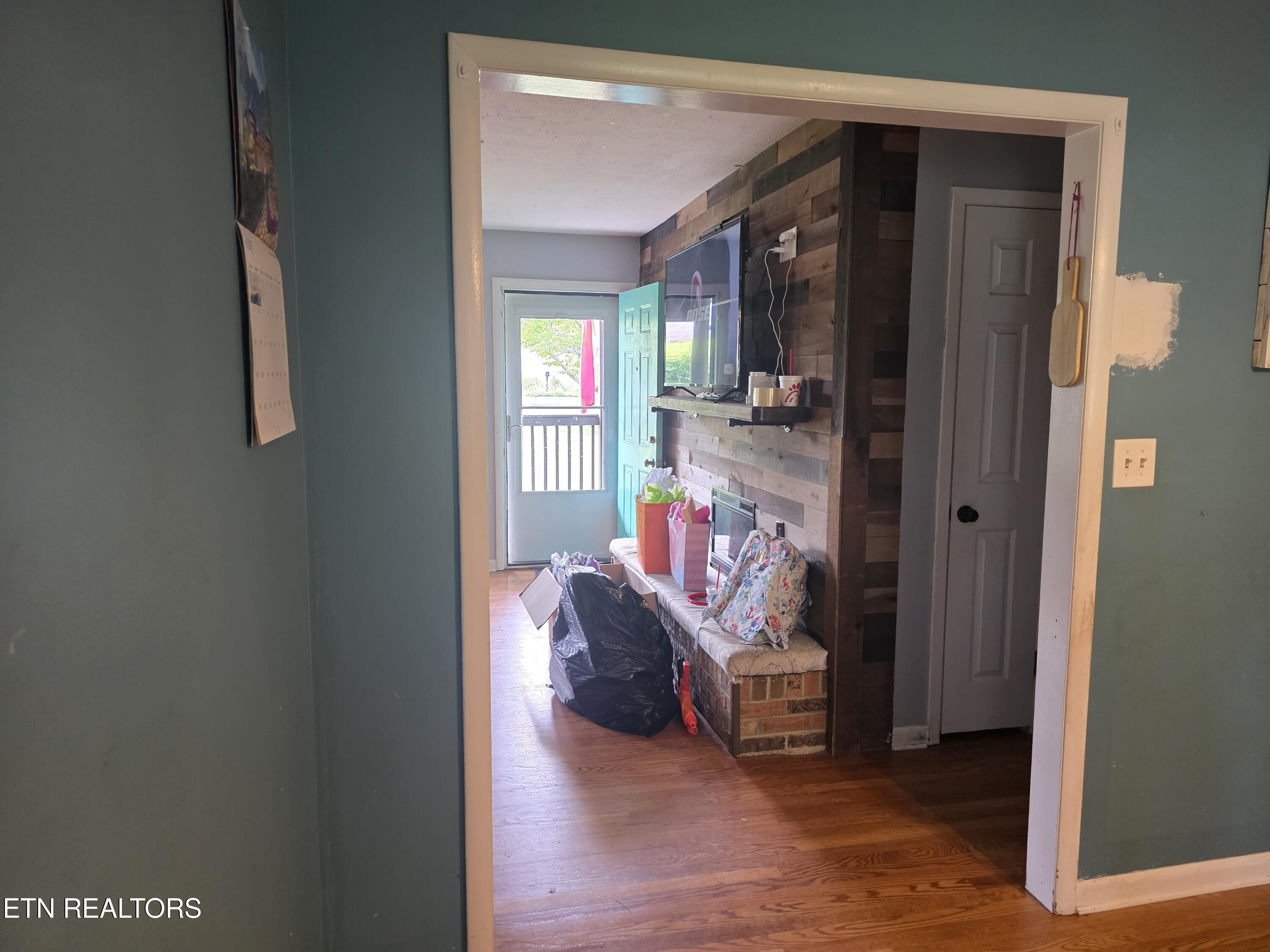 1283 Laurel Road Clinton TN 37716