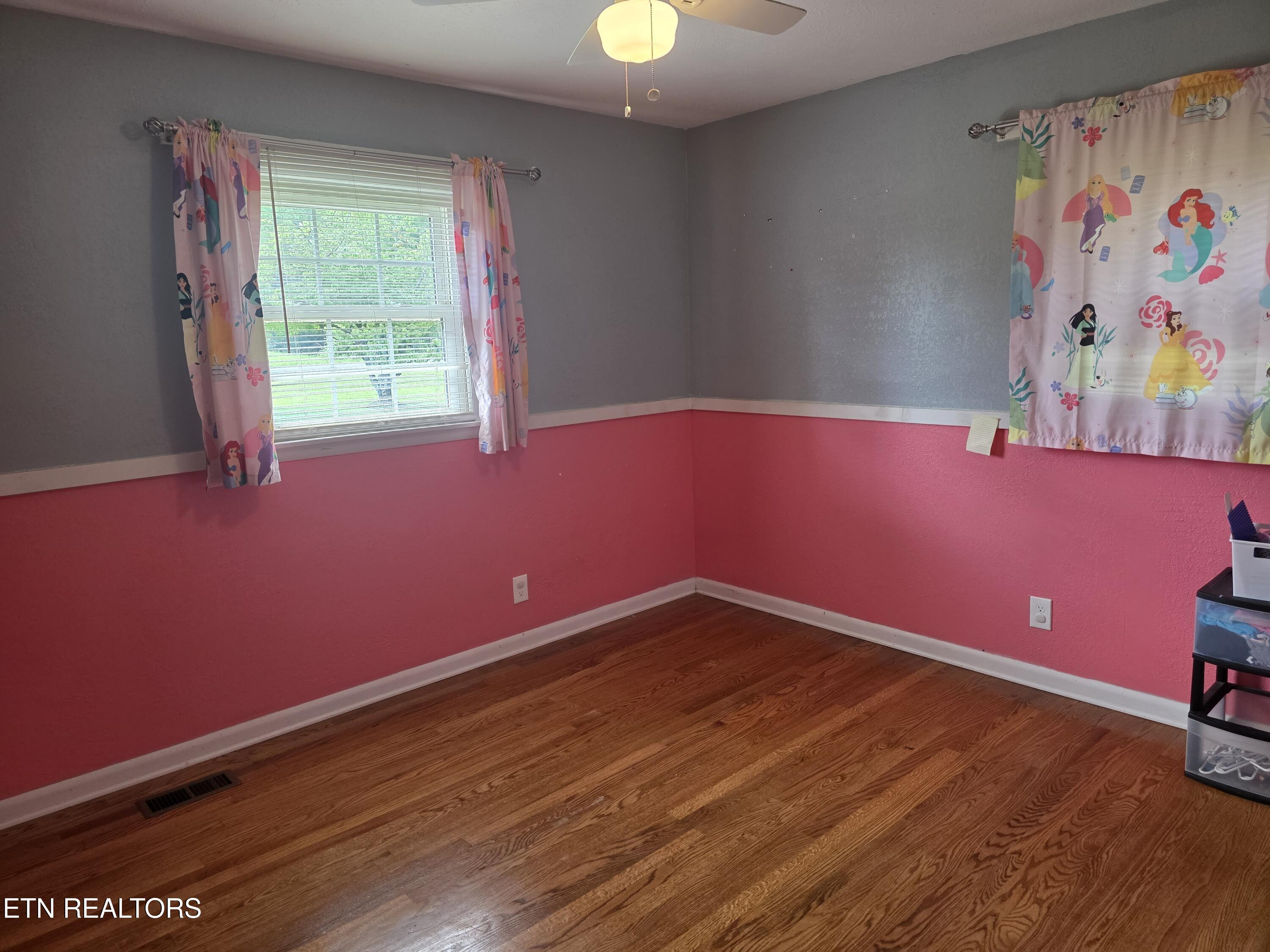 1283 Laurel Road Clinton TN 37716