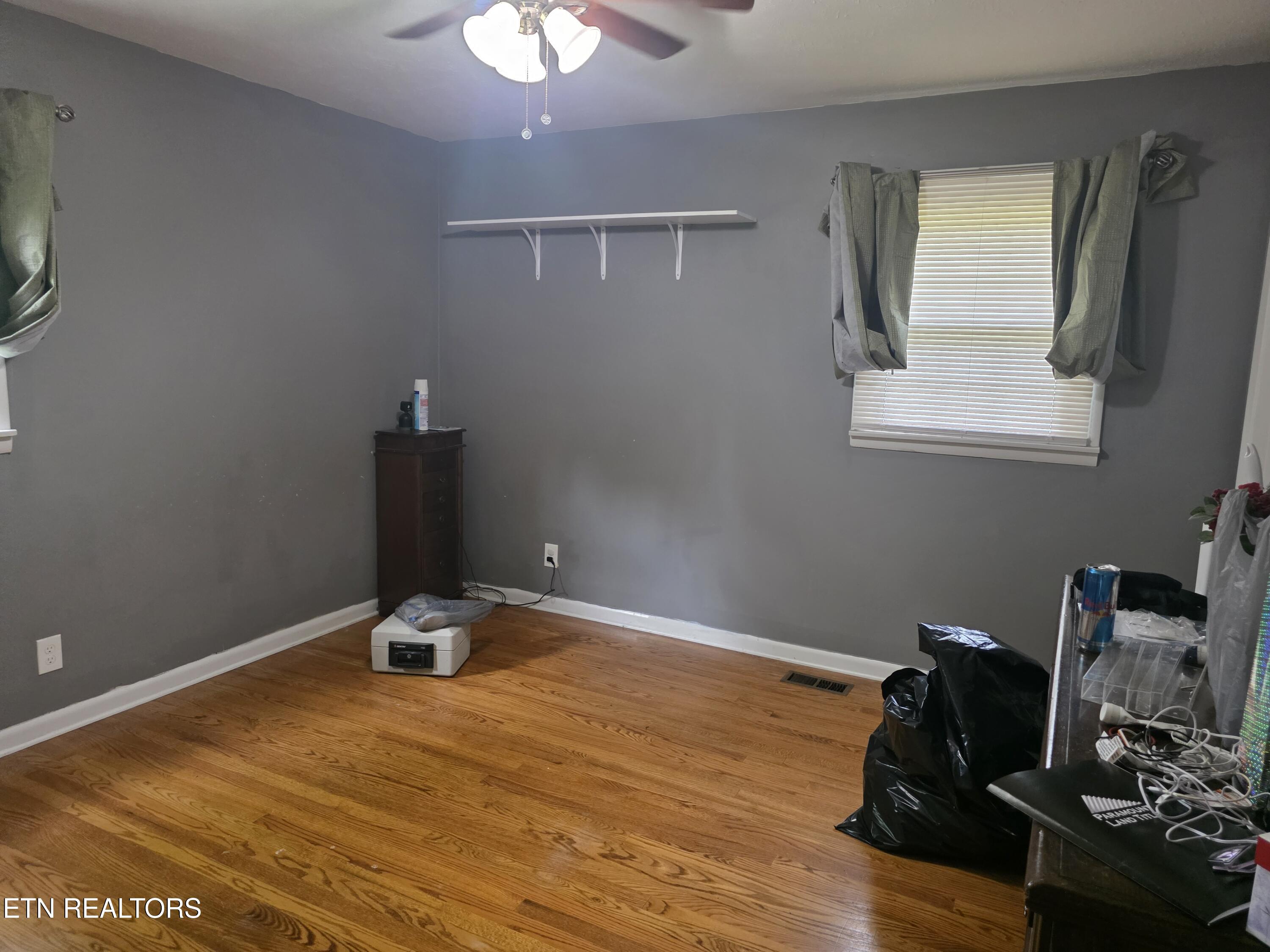 1283 Laurel Road Clinton TN 37716