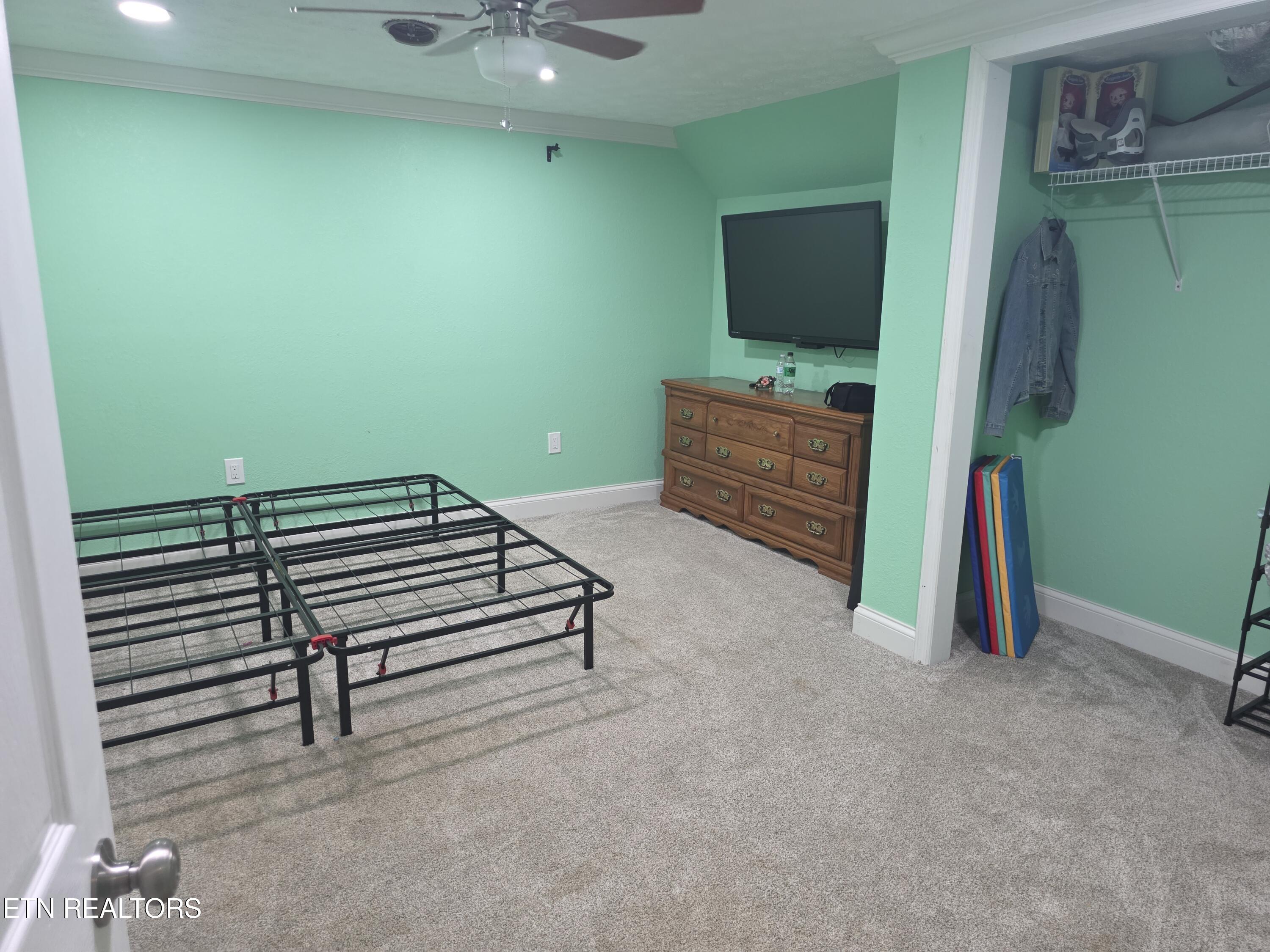 1283 Laurel Road Clinton TN 37716