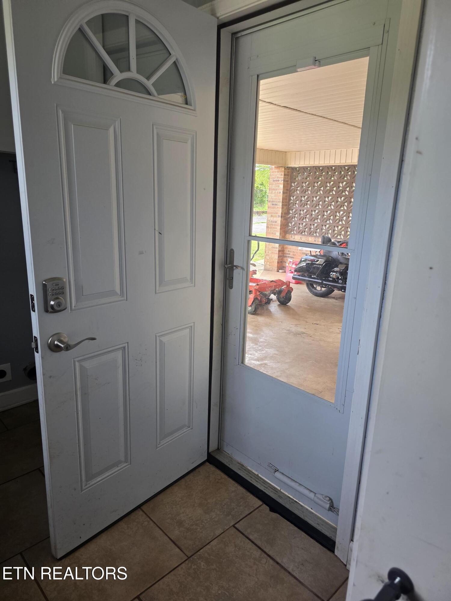 1283 Laurel Road Clinton TN 37716