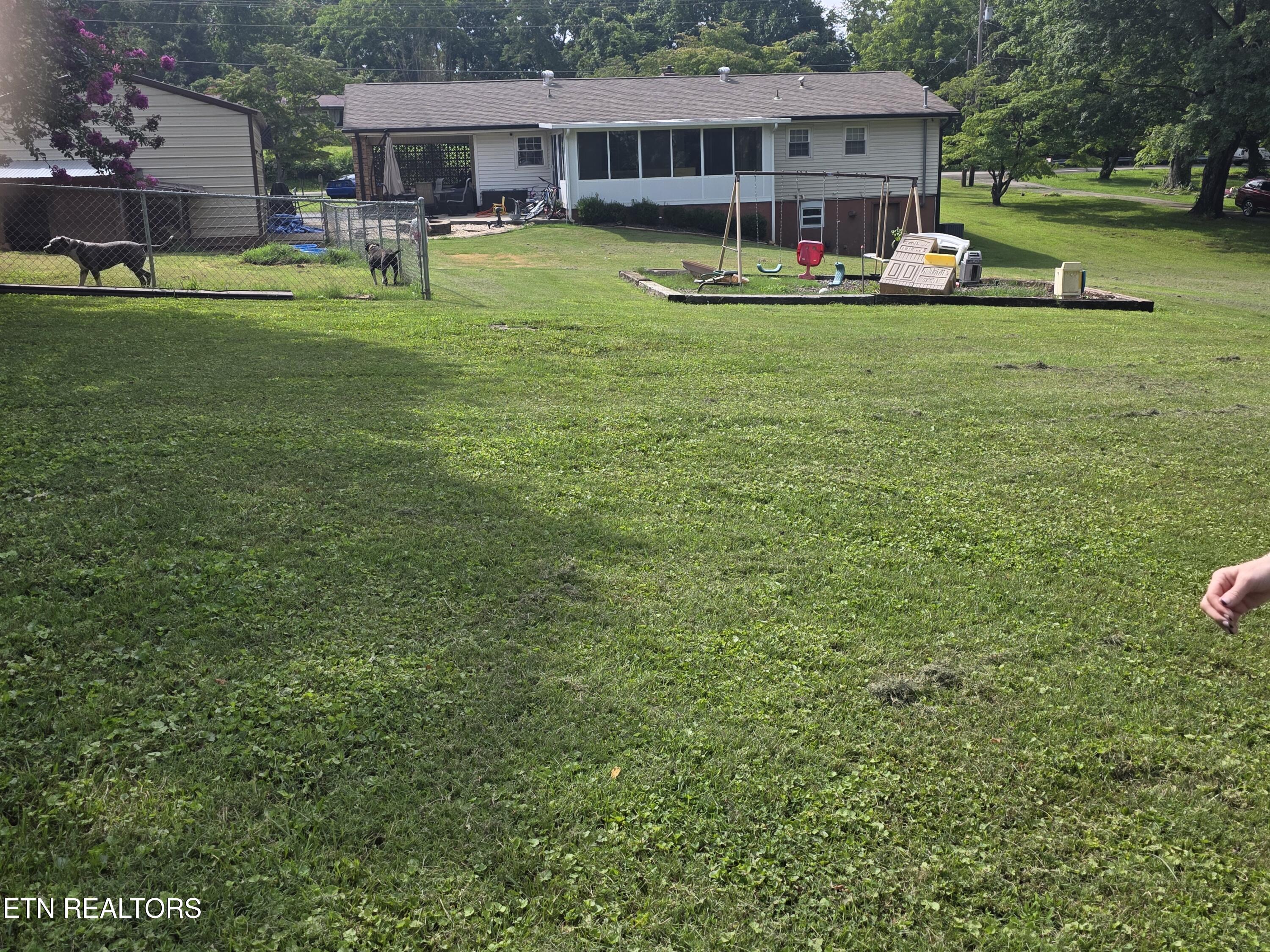 1283 Laurel Road Clinton TN 37716